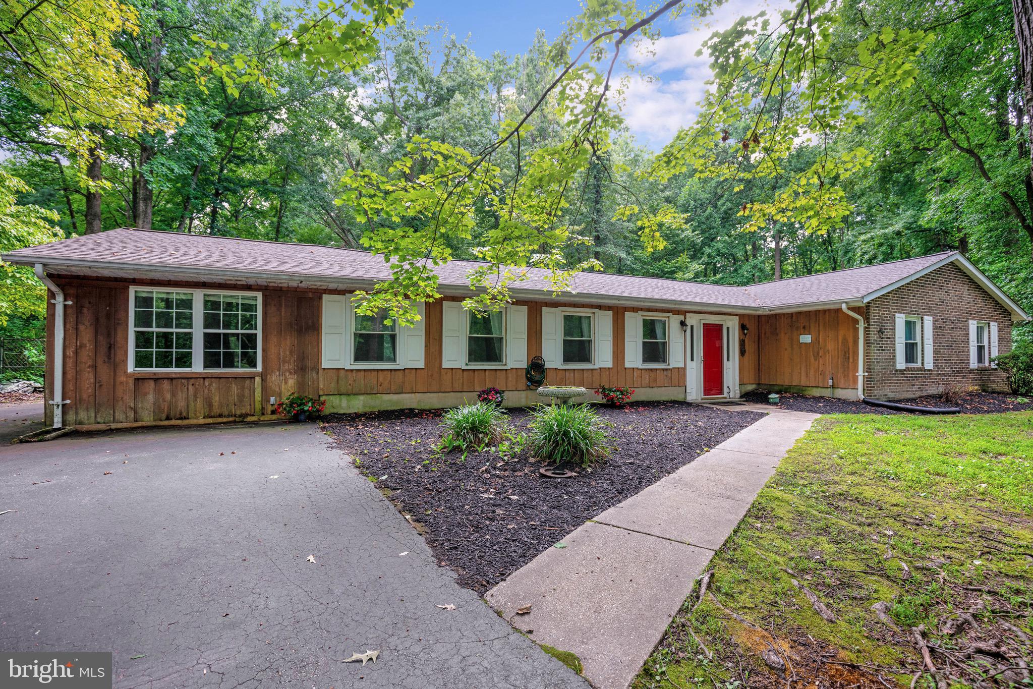 PARIS PINES - Residential