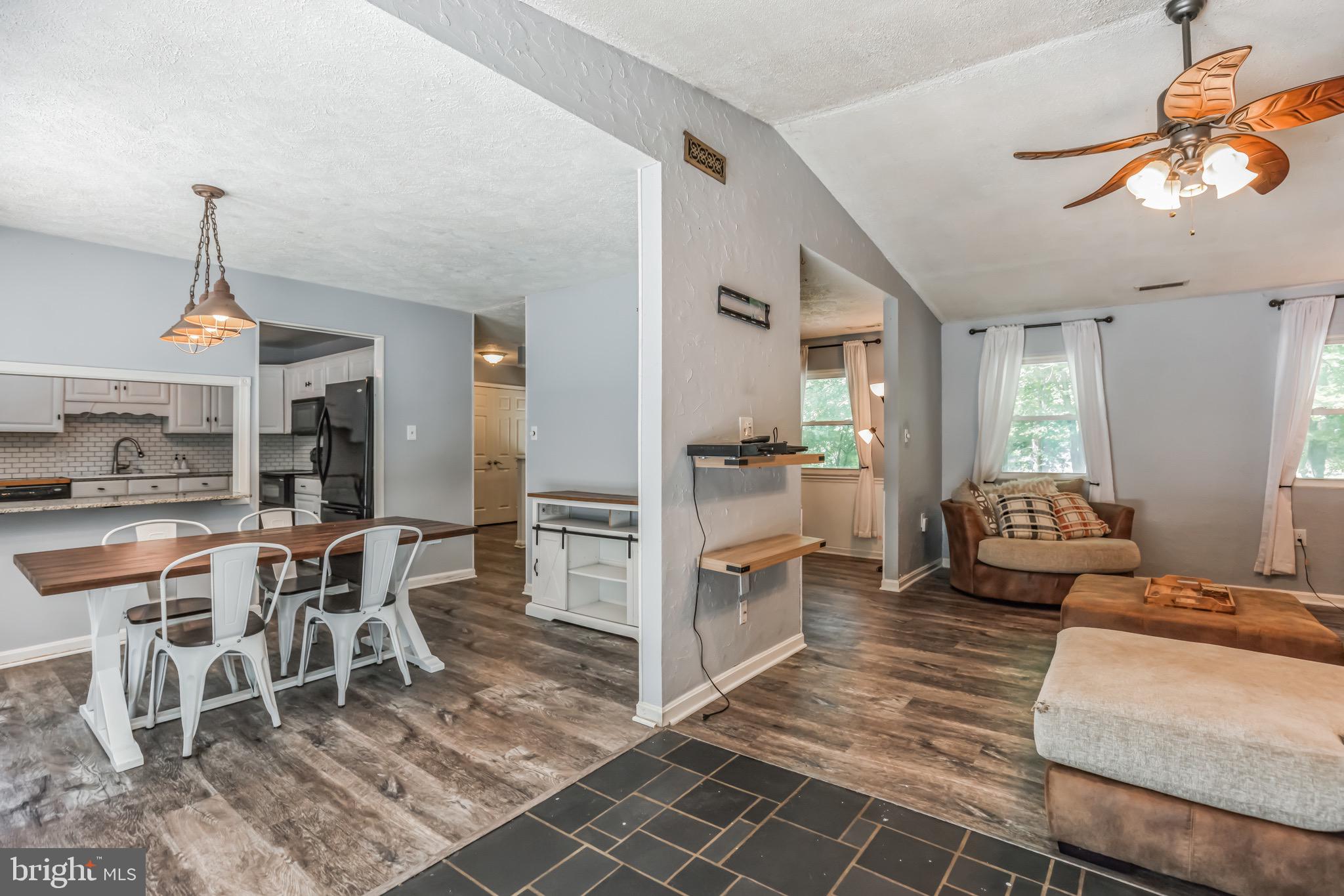 PARIS PINES - Residential