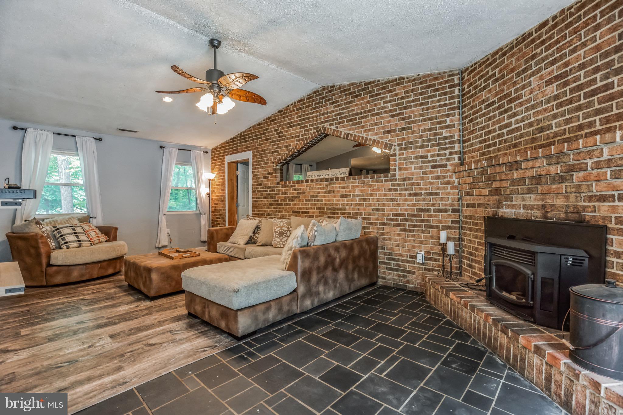 PARIS PINES - Residential