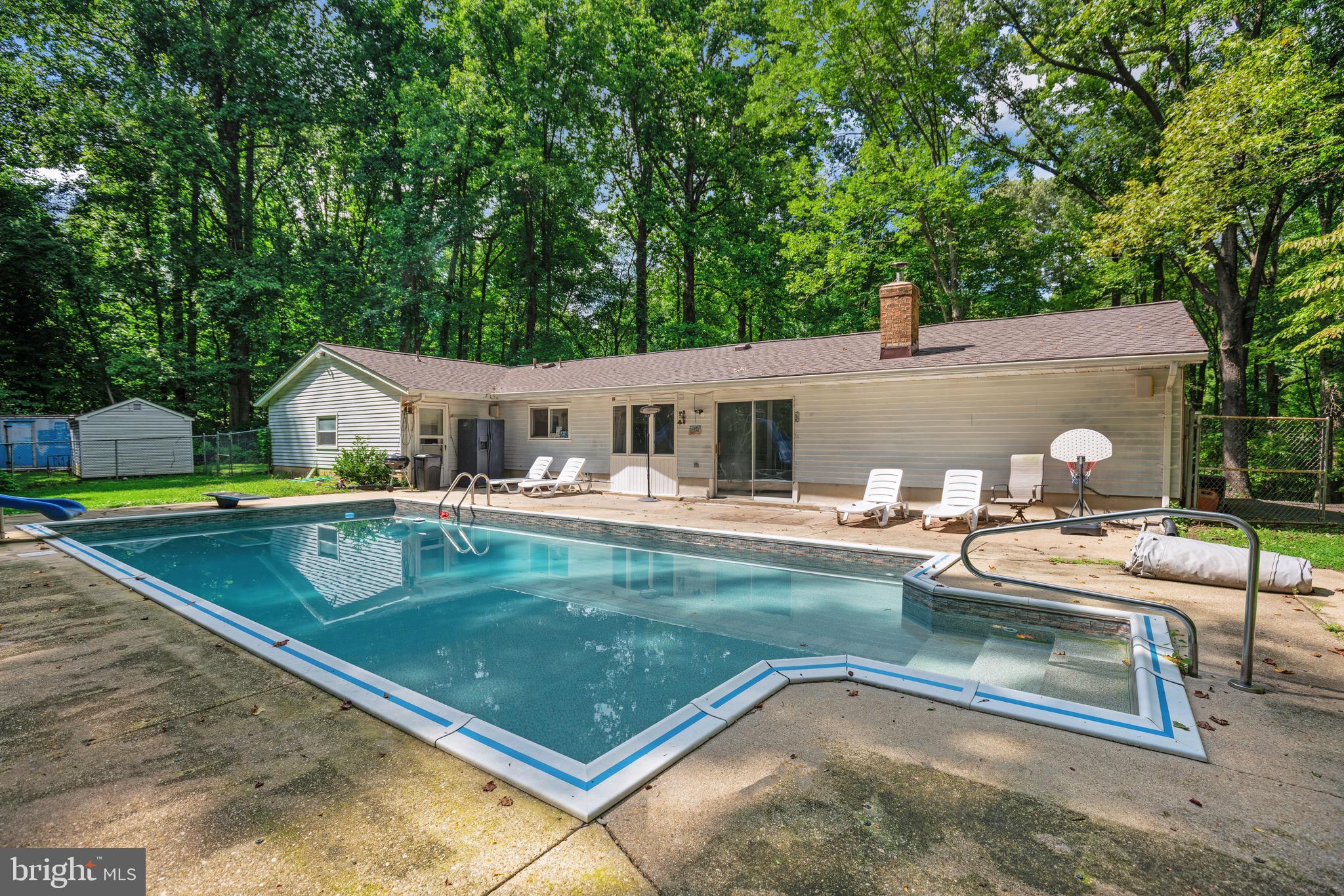 PARIS PINES - Residential