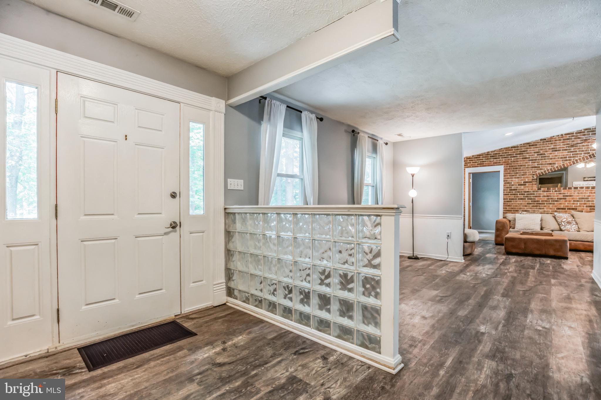 PARIS PINES - Residential