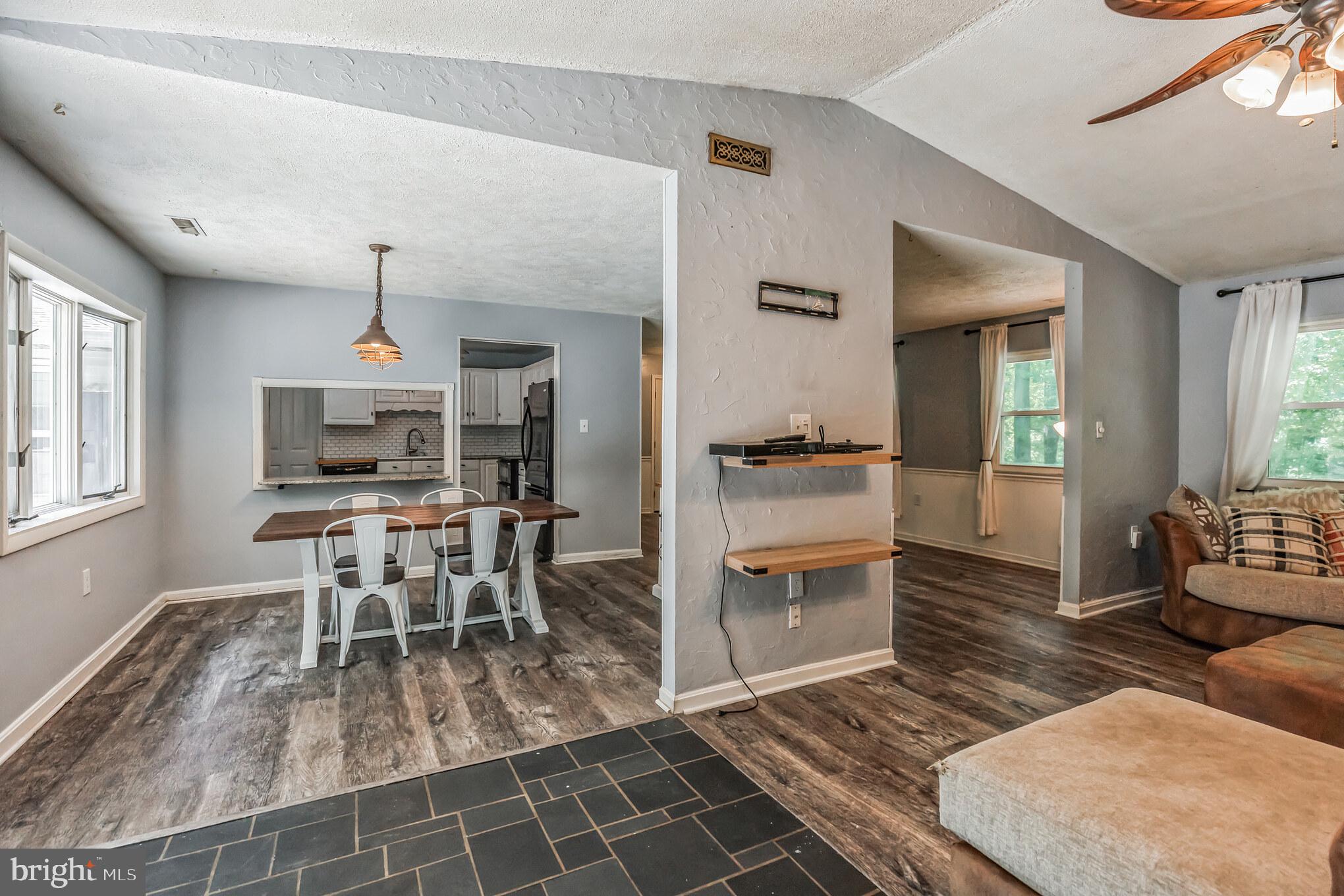 PARIS PINES - Residential