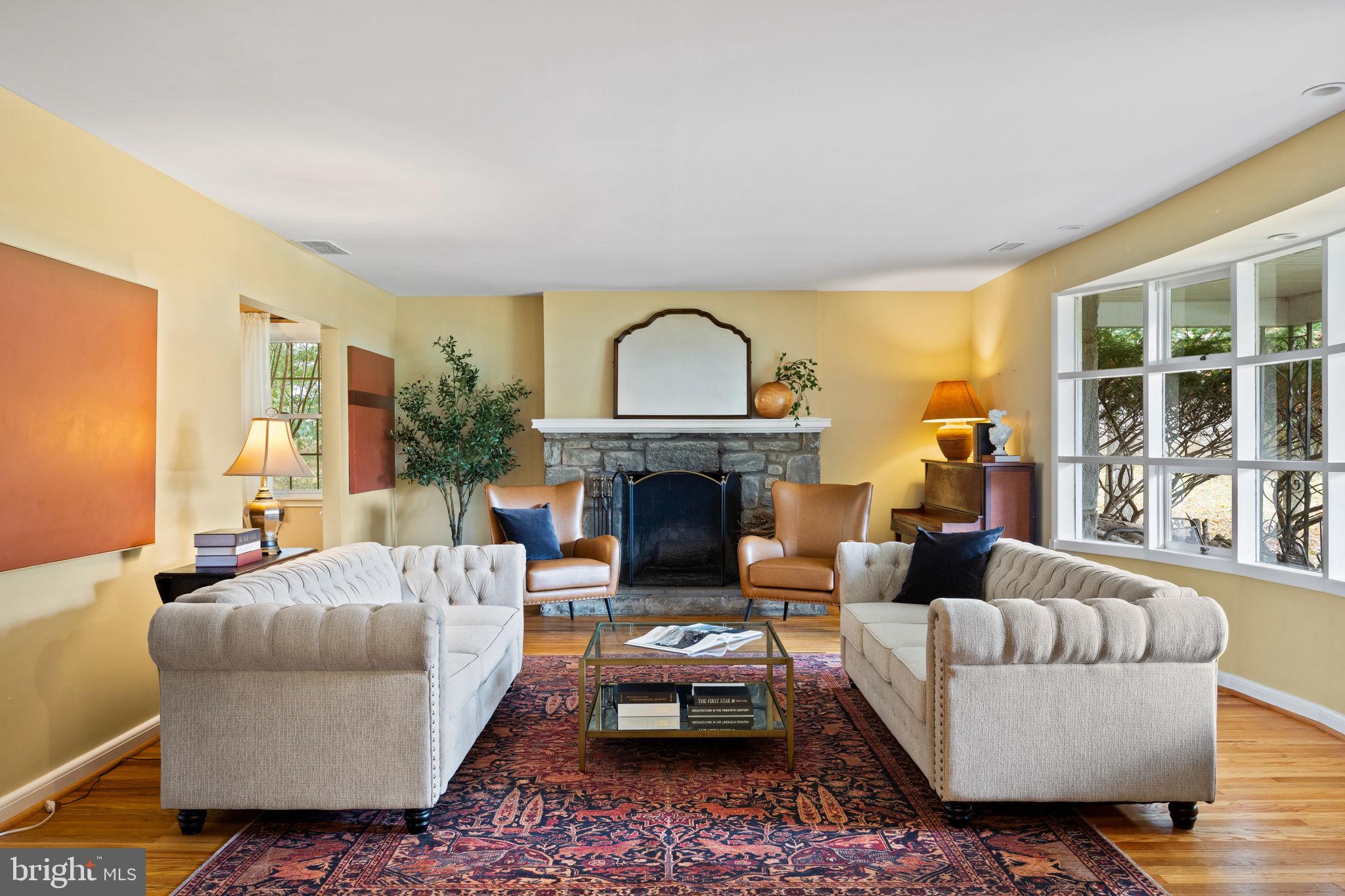 1014 TOWNSEND CIRCLE