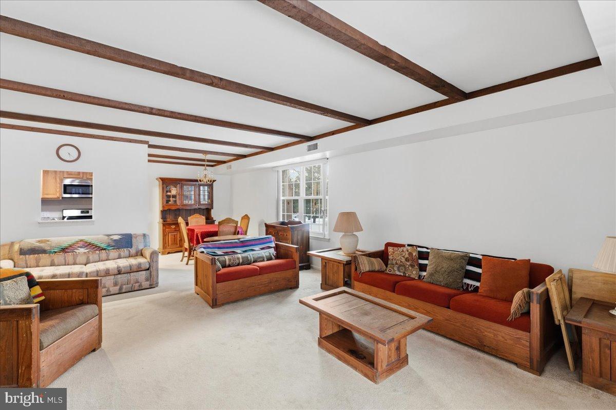 137 DRUMMERS LANE 137