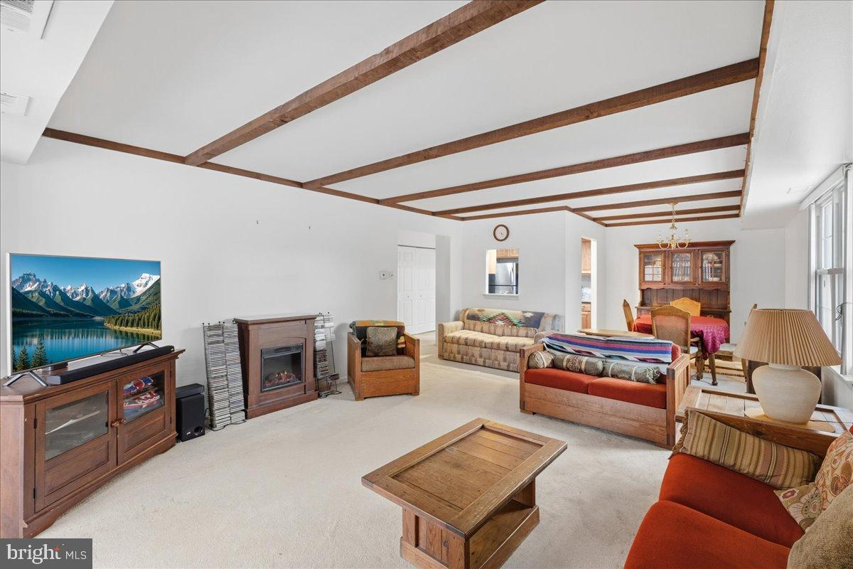 137 DRUMMERS LANE 137