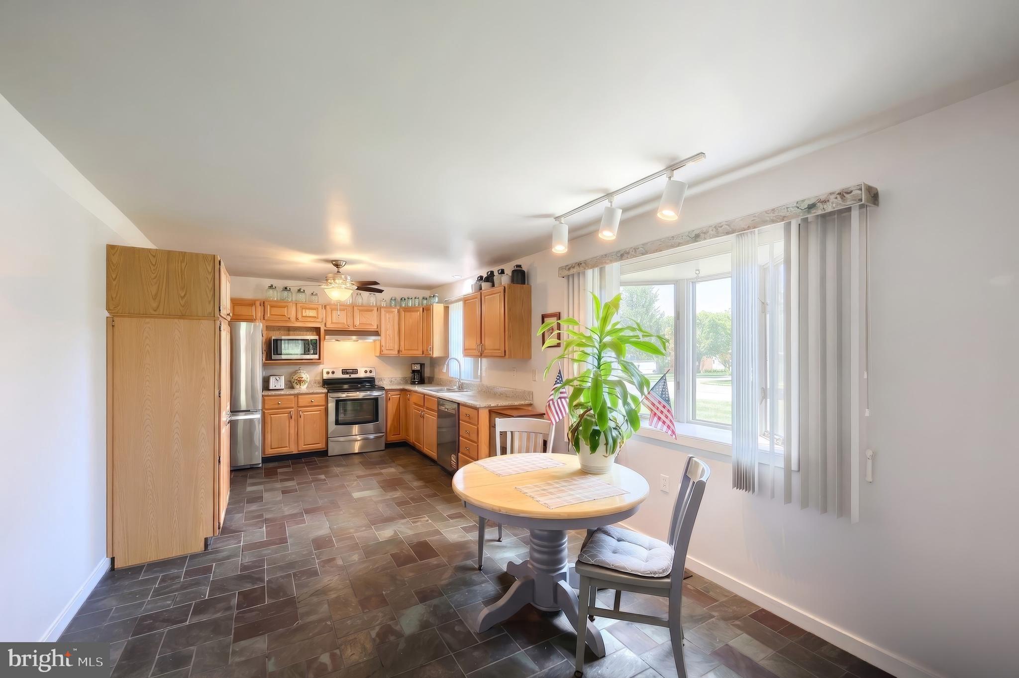 26 WESTVIEW MANOR