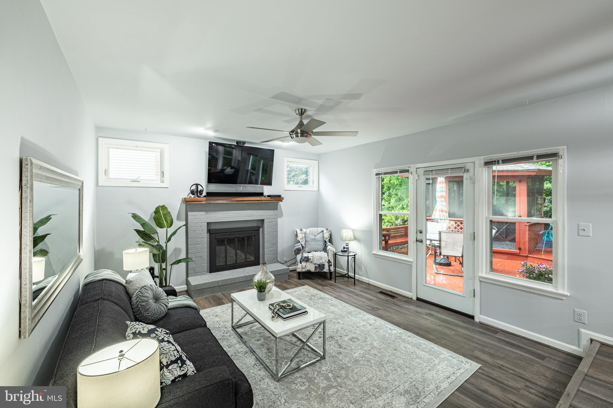 CROSSPOINTE - Residential