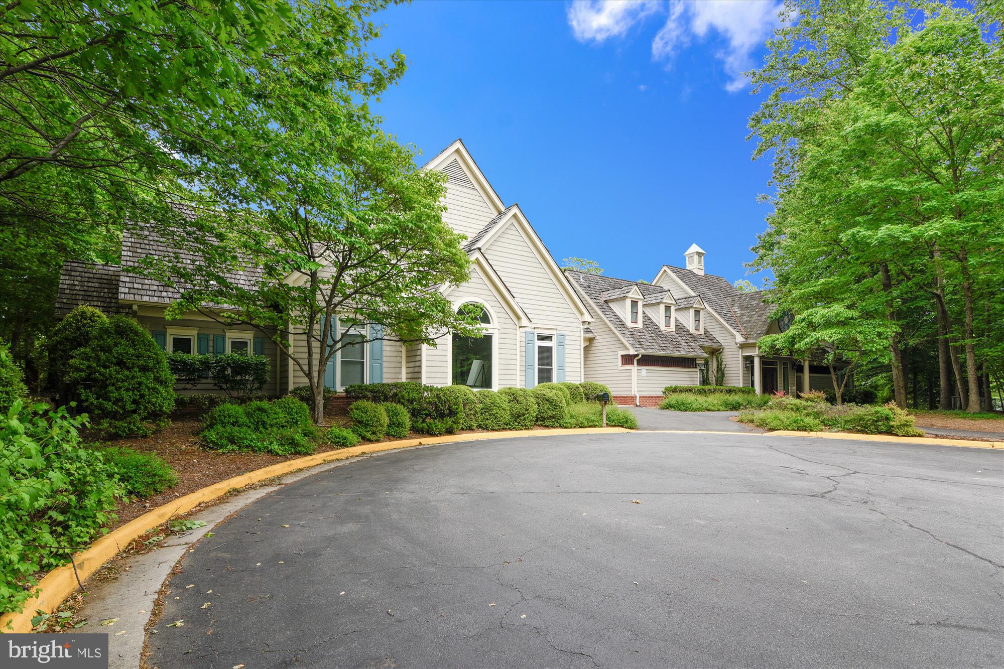 CROSSPOINTE - Residential