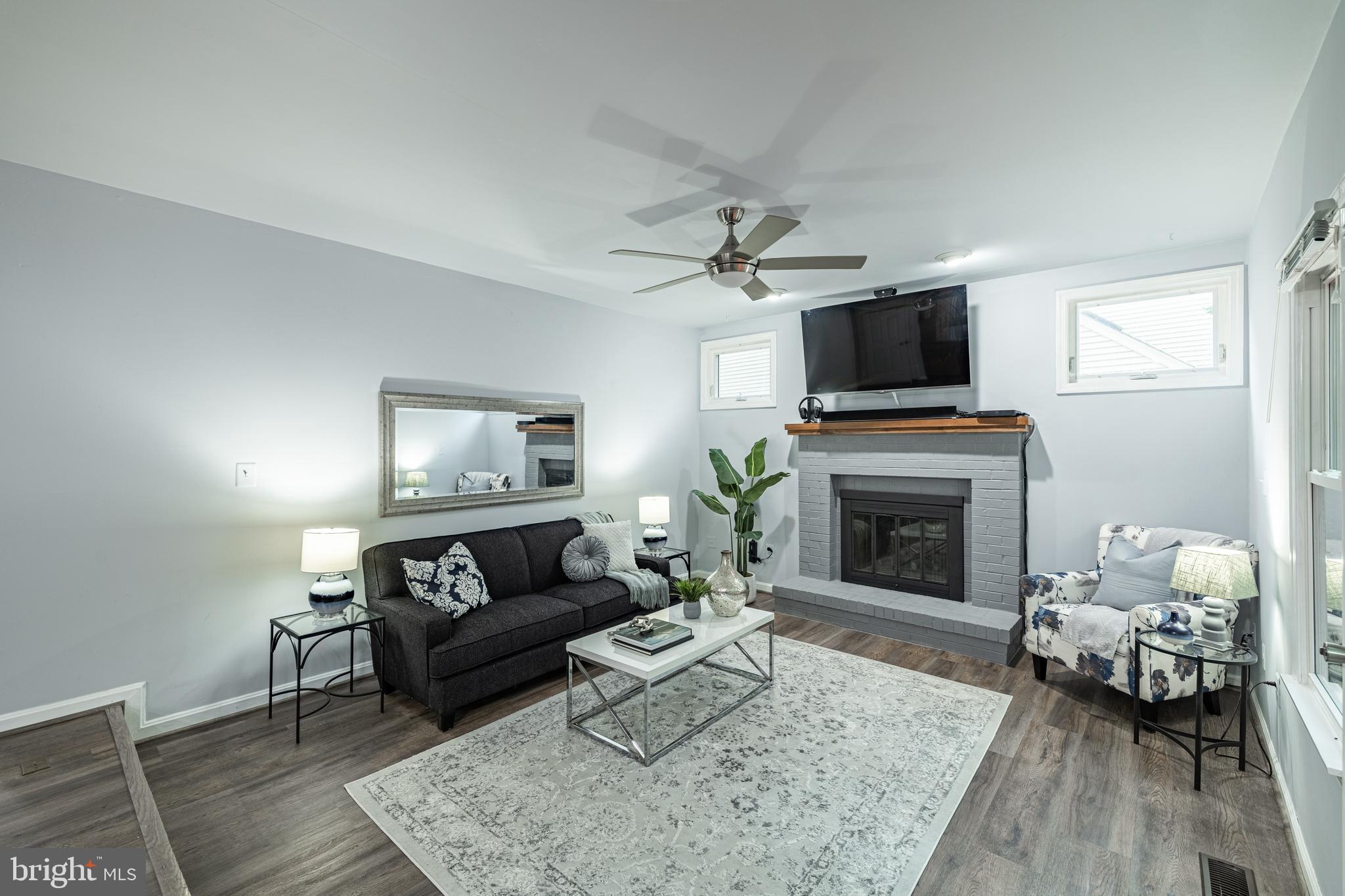 CROSSPOINTE - Residential