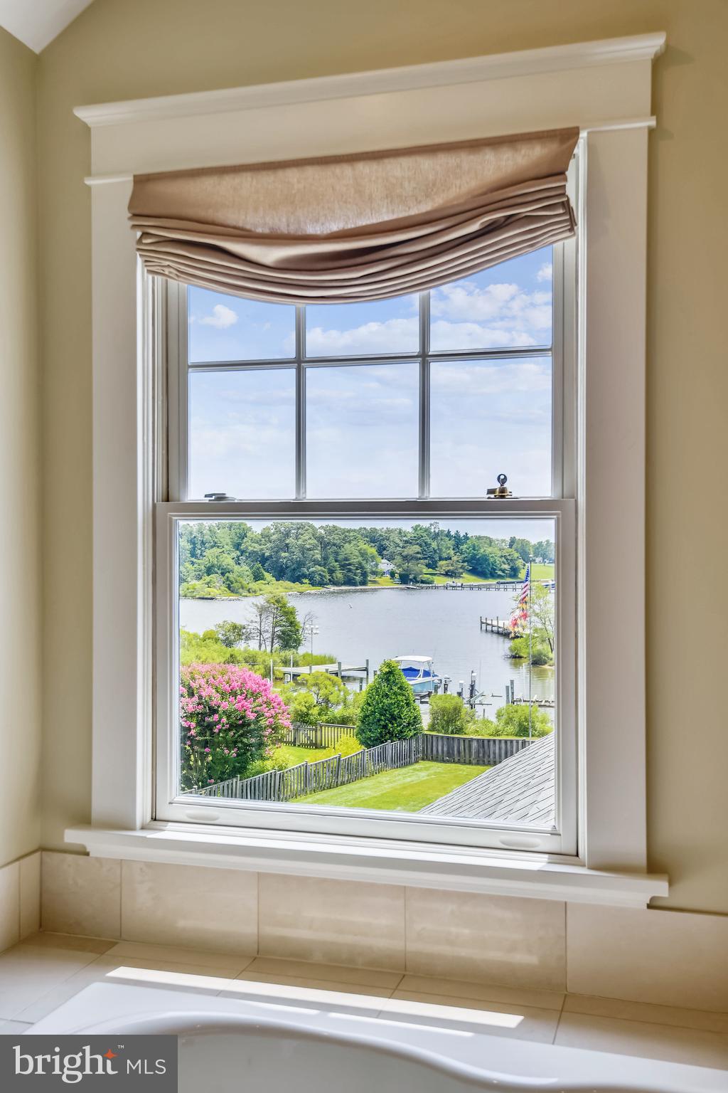 WILD ROSE SHORES - Residential