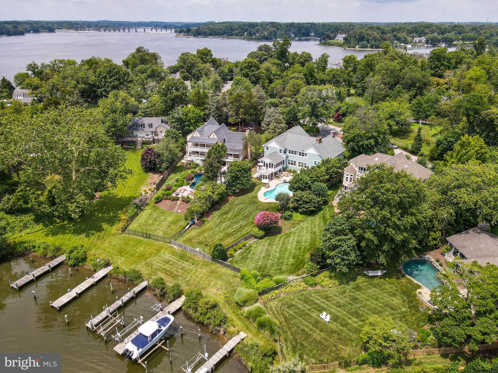 WILD ROSE SHORES - Residential