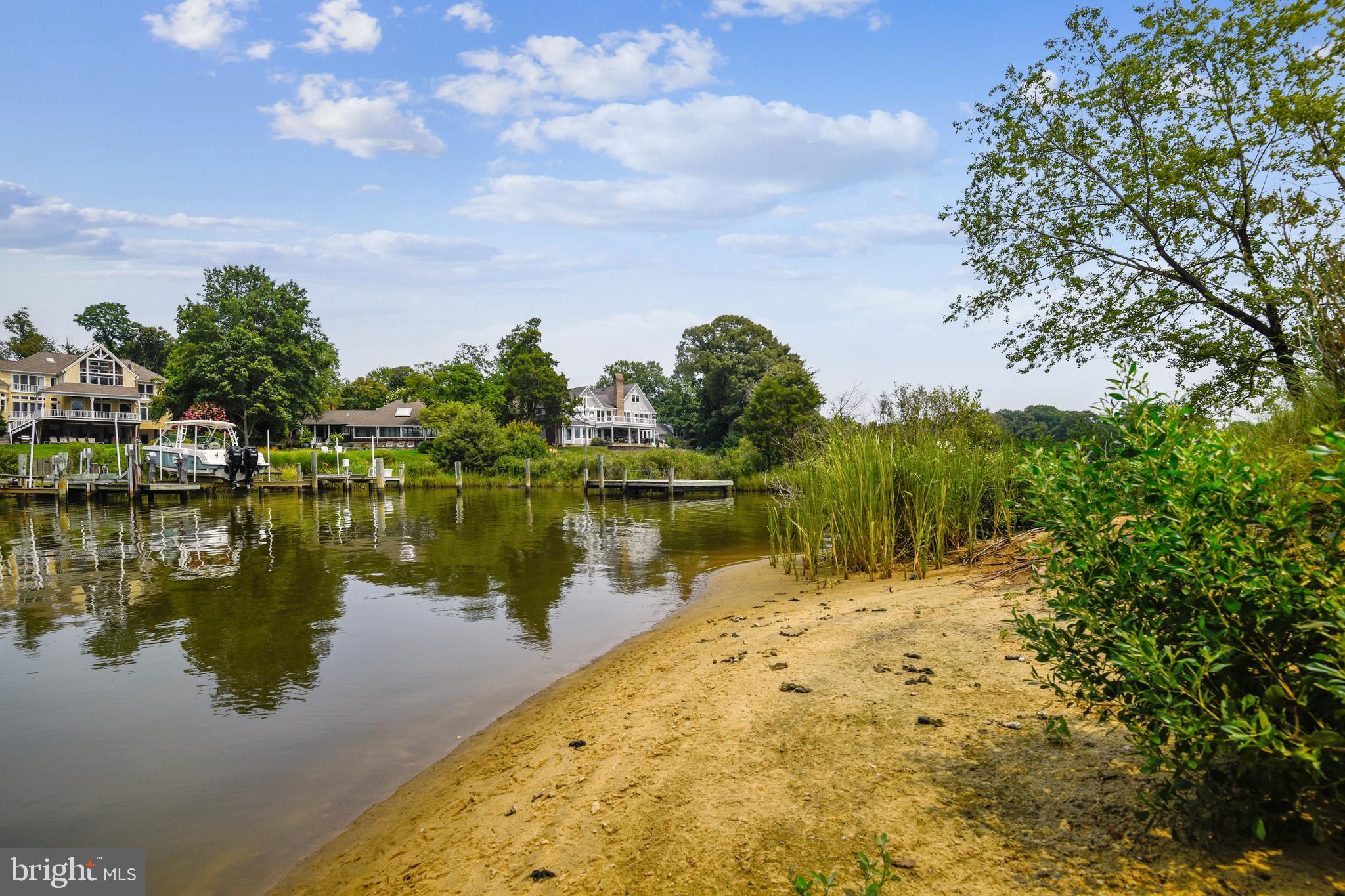 WILD ROSE SHORES - Residential