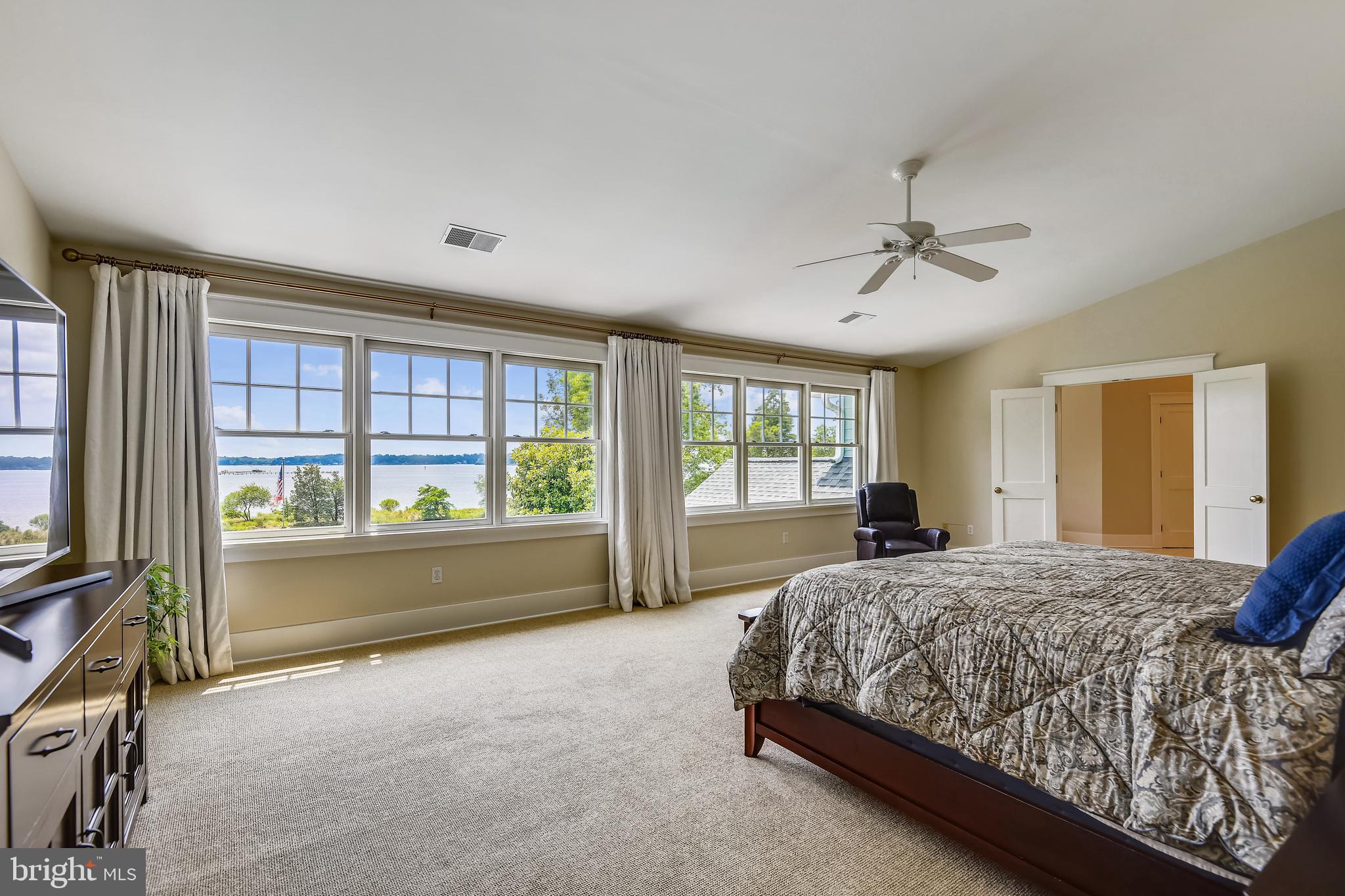 WILD ROSE SHORES - Residential