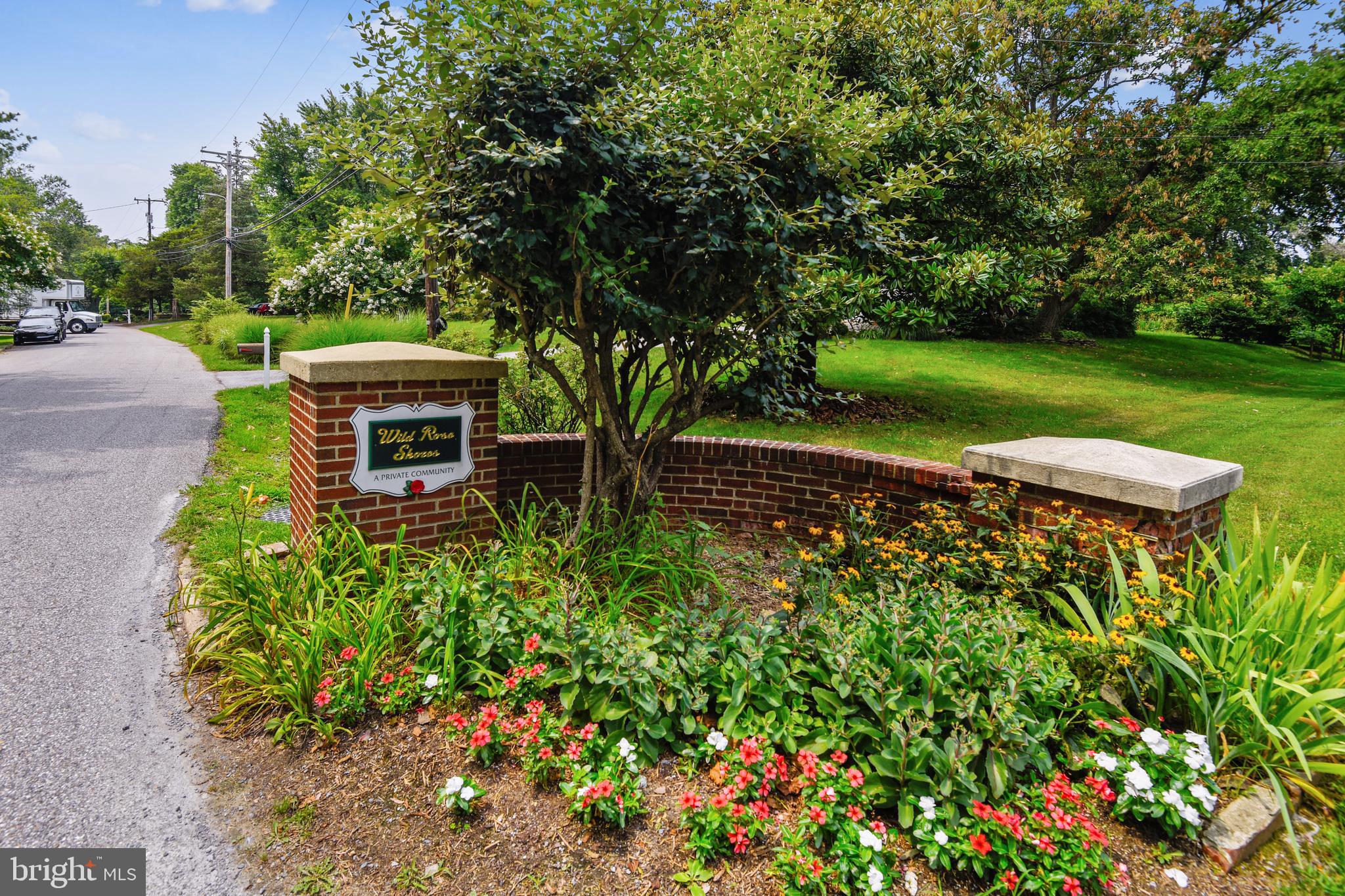 WILD ROSE SHORES - Residential