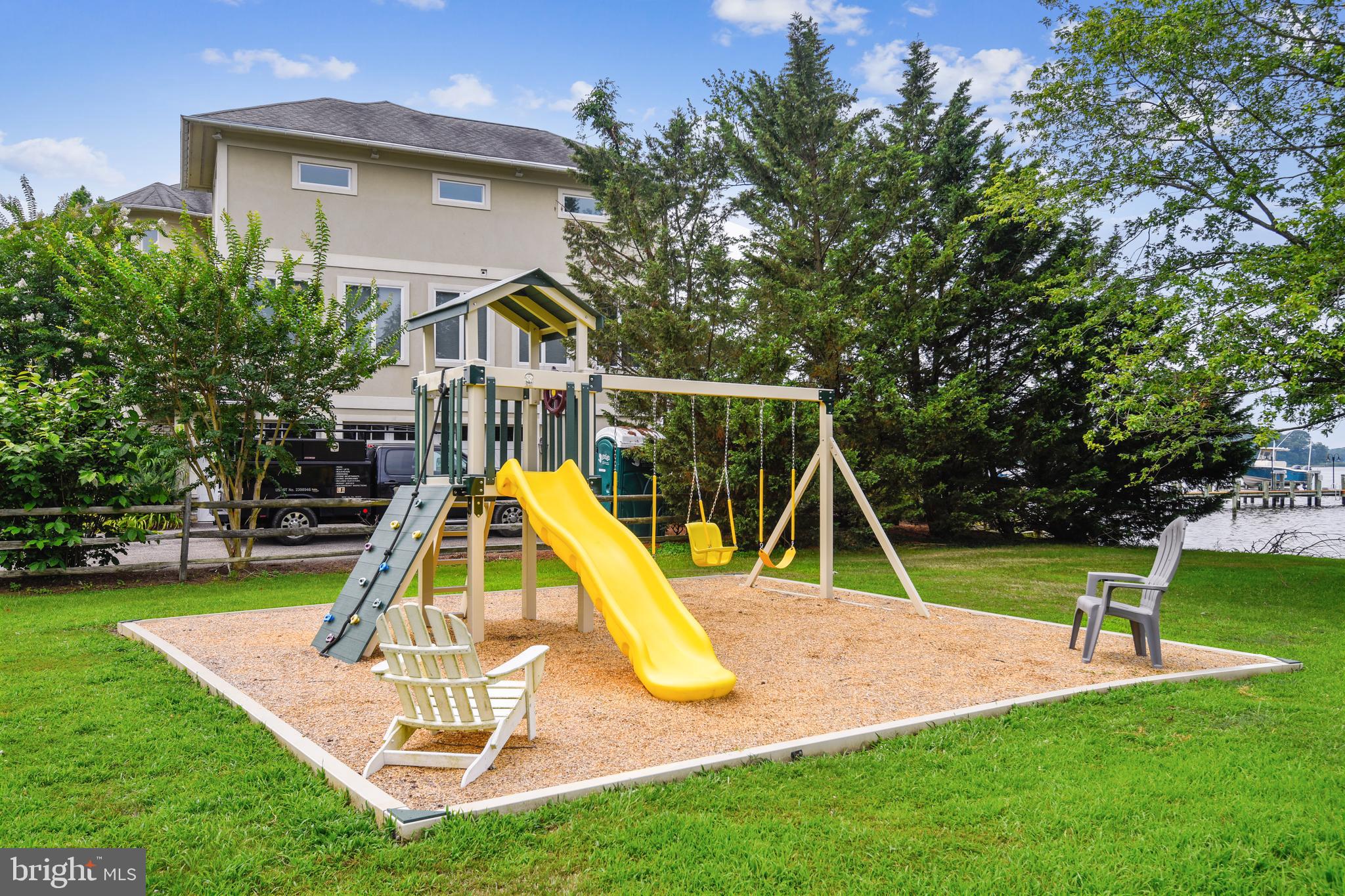 WILD ROSE SHORES - Residential