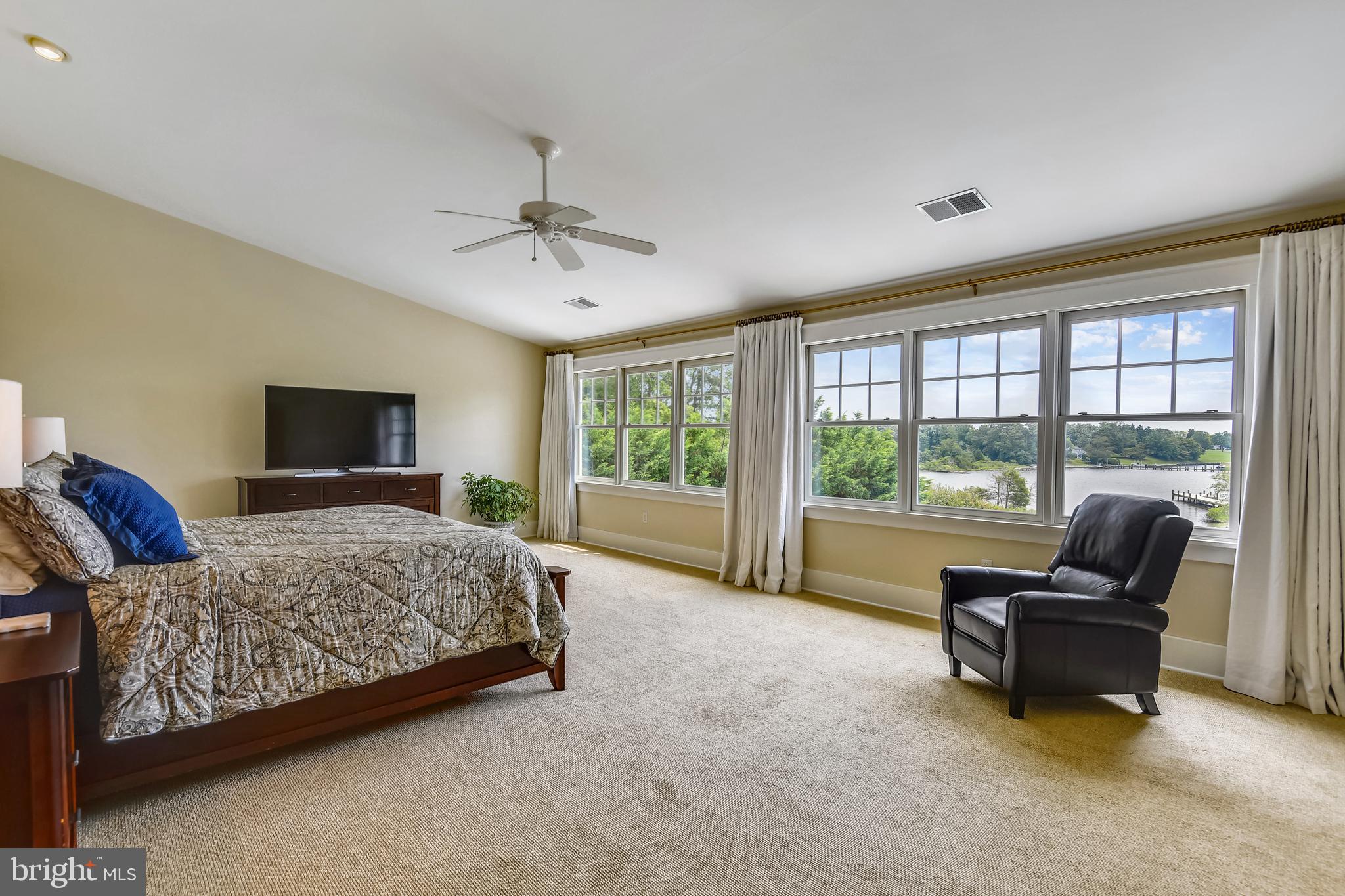 WILD ROSE SHORES - Residential