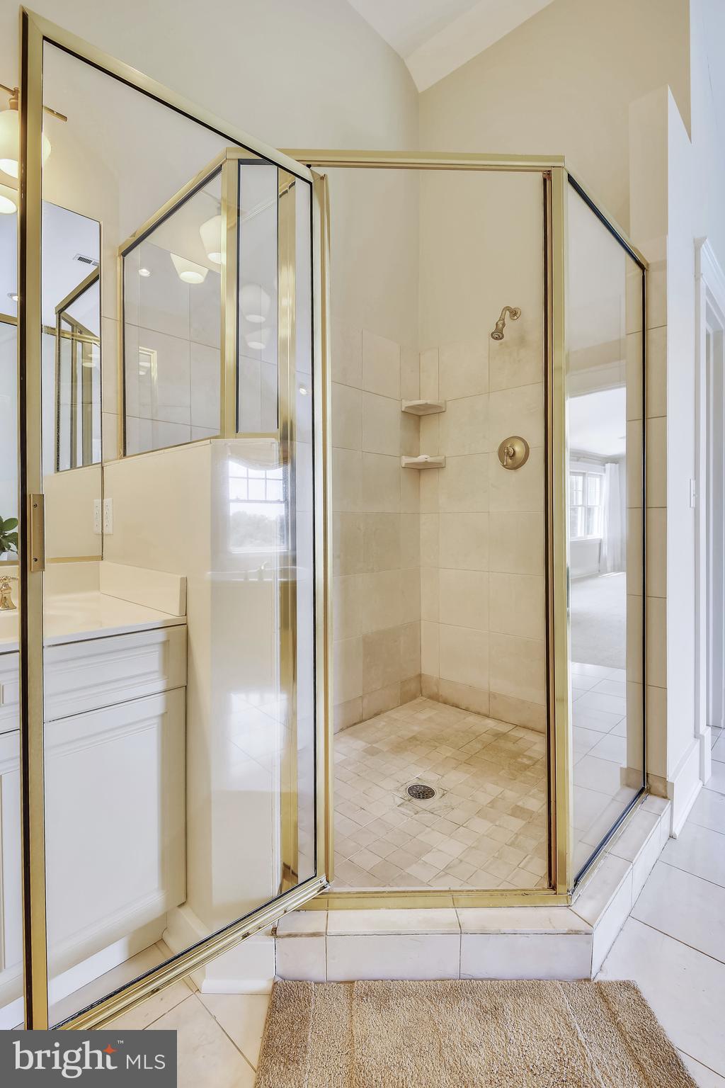 WILD ROSE SHORES - Residential