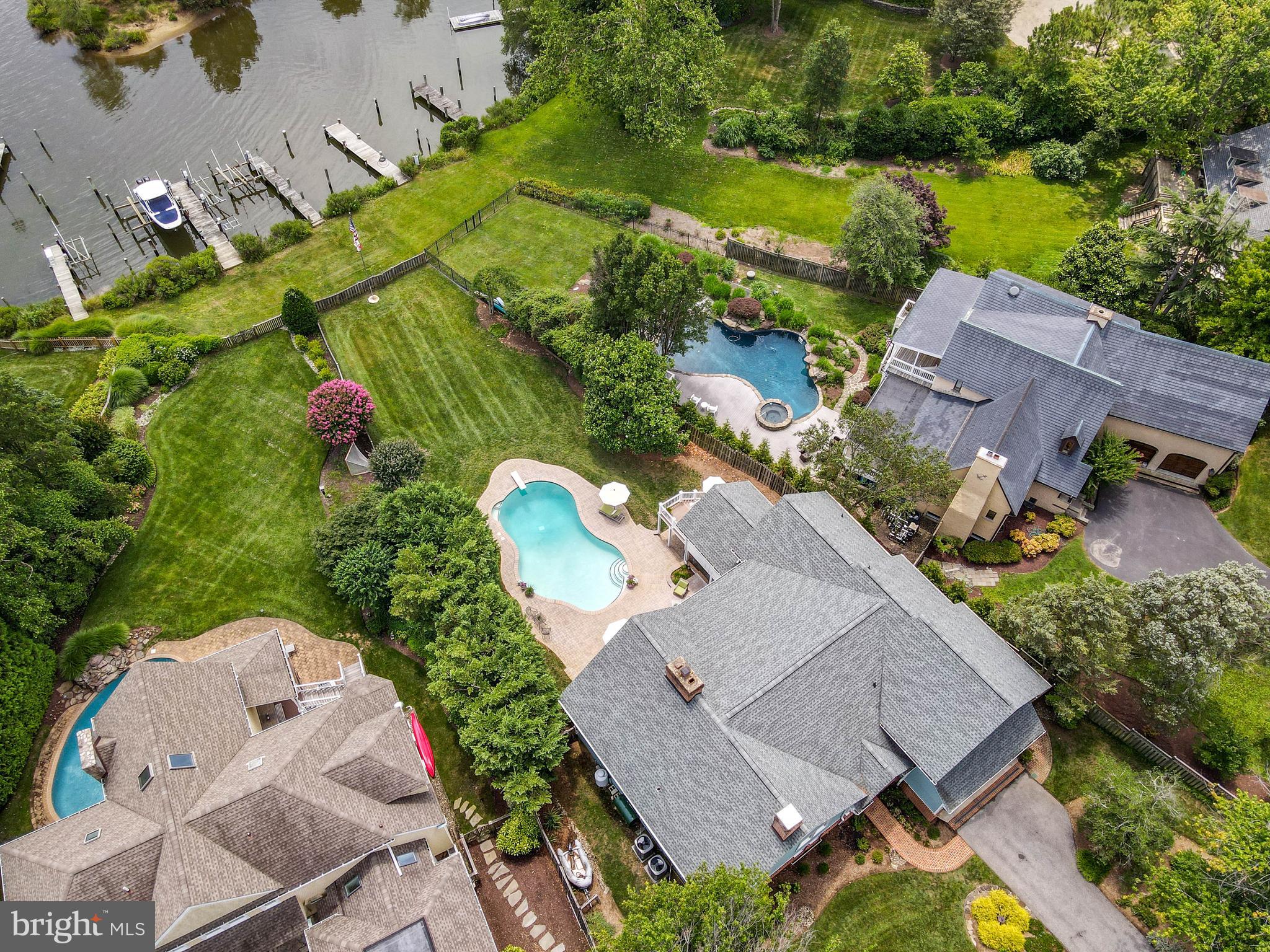 WILD ROSE SHORES - Residential