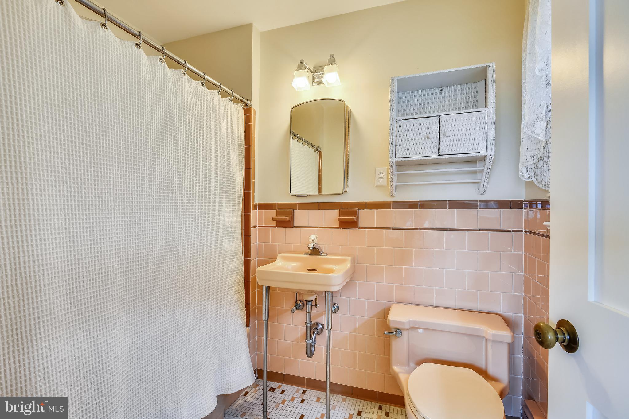 WILD ROSE SHORES - Residential