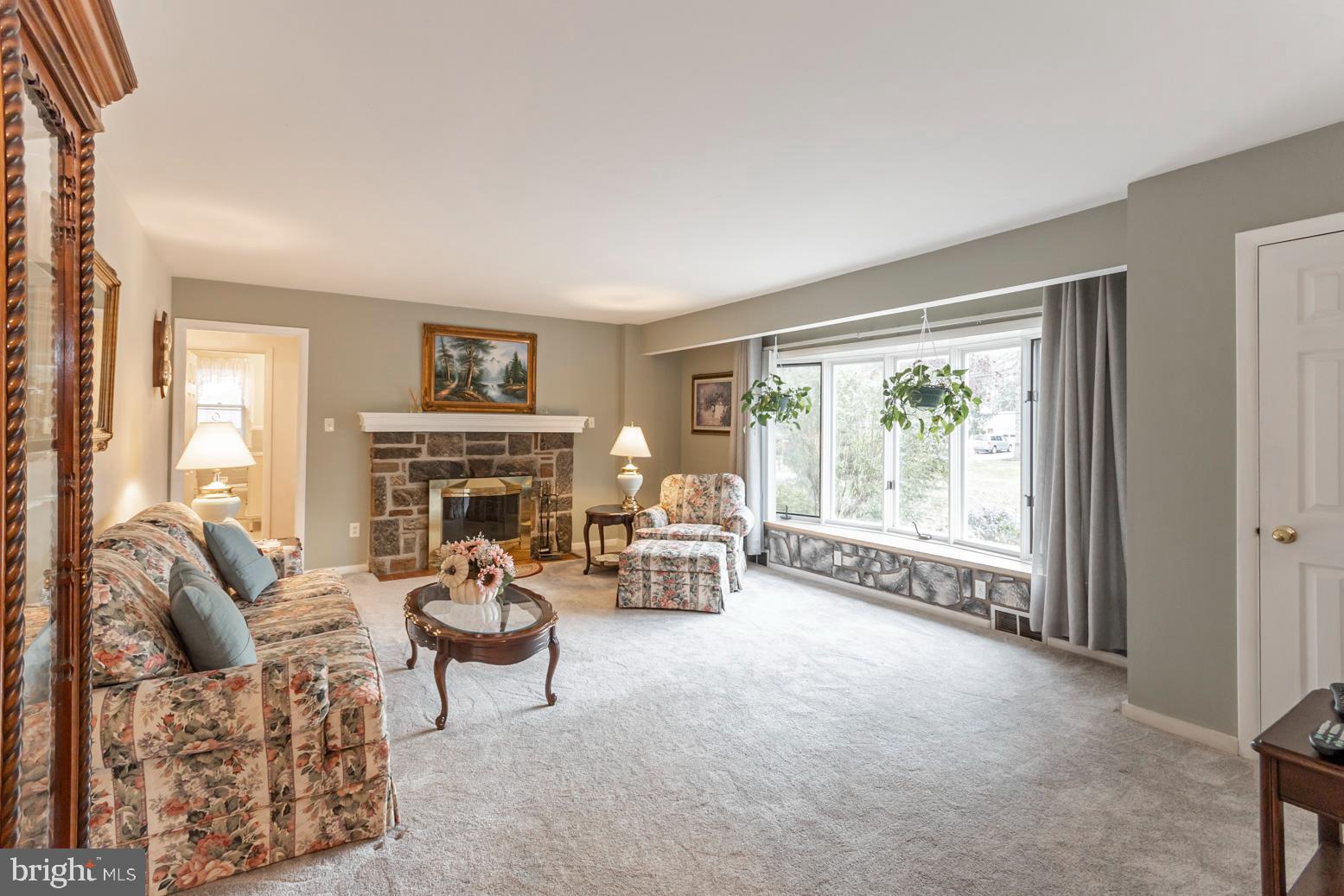 FLORA HILLS - Residential