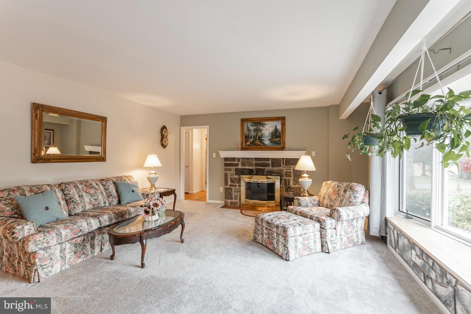 FLORA HILLS - Residential