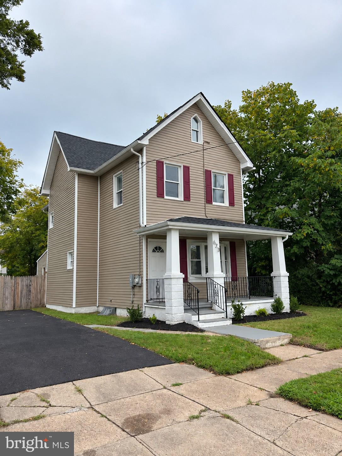 623 W 3RD STREET W
