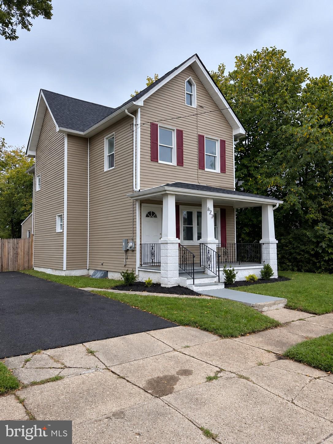 623 W 3RD STREET W