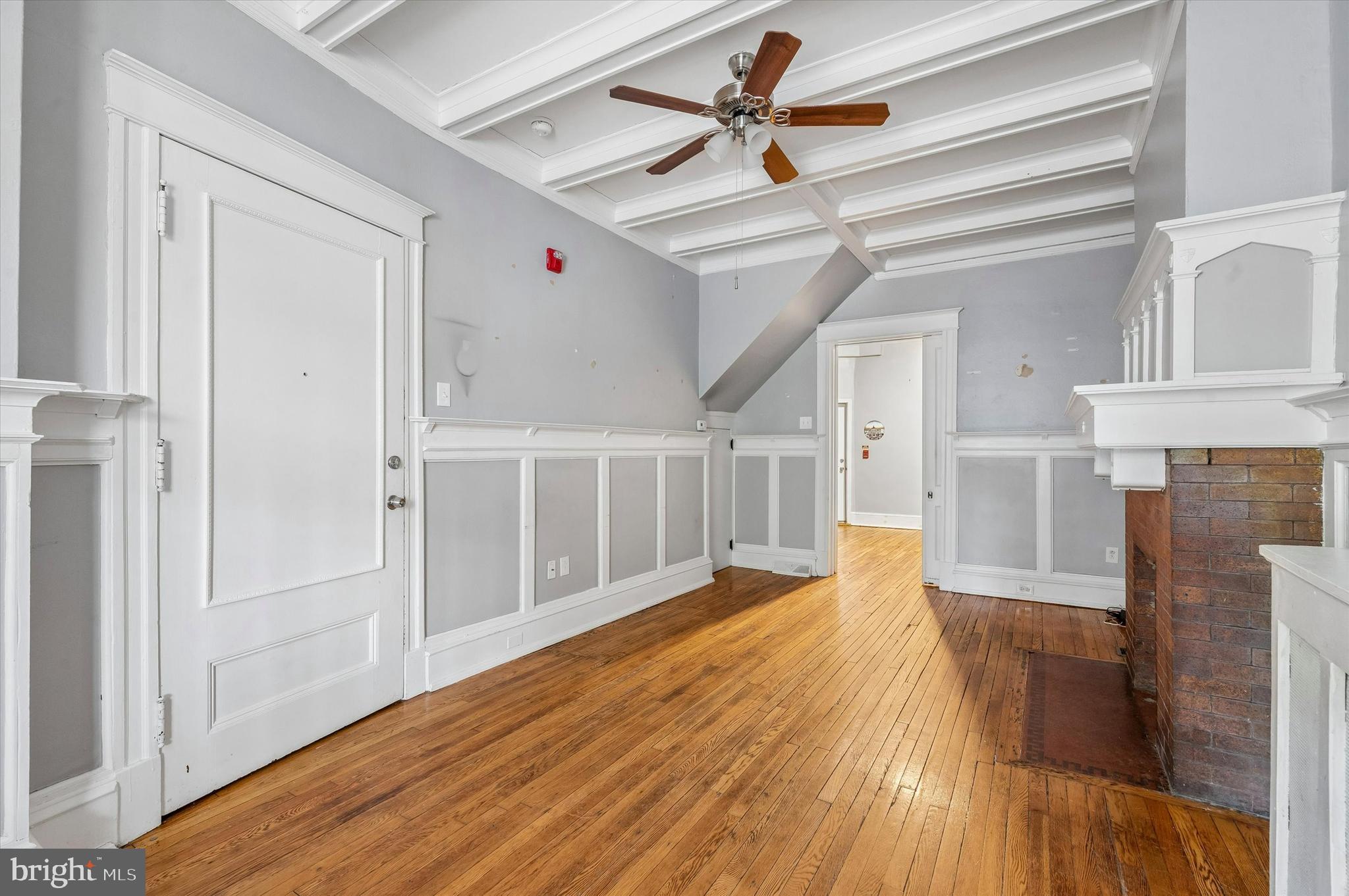 5111 SPRINGFIELD AVENUE