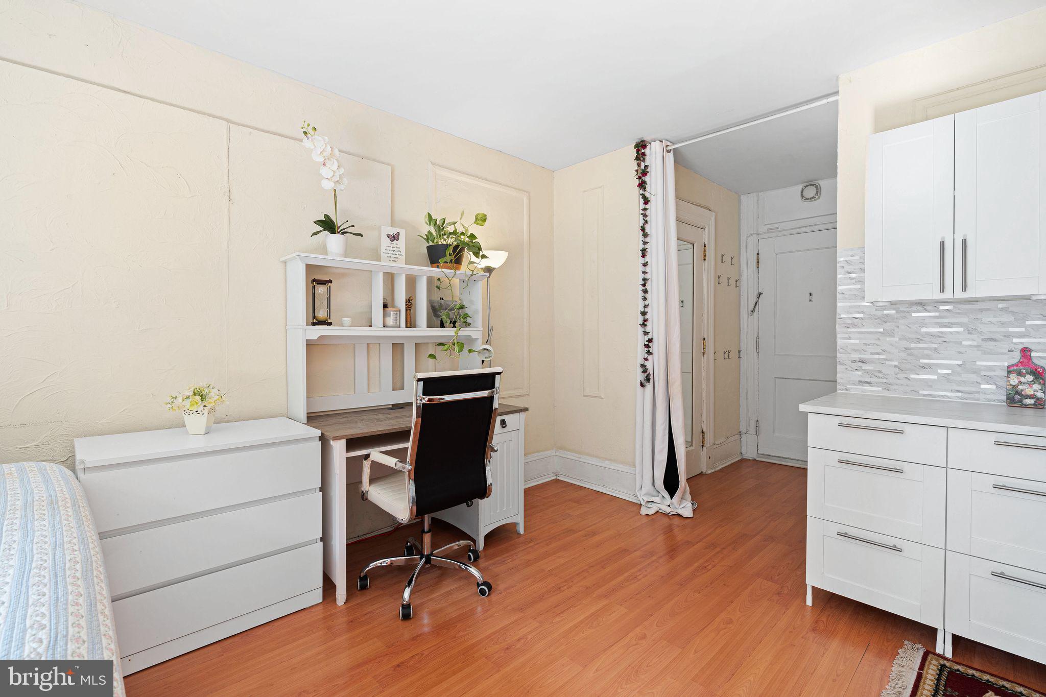 AVENUE OF THE ARTS - Residential