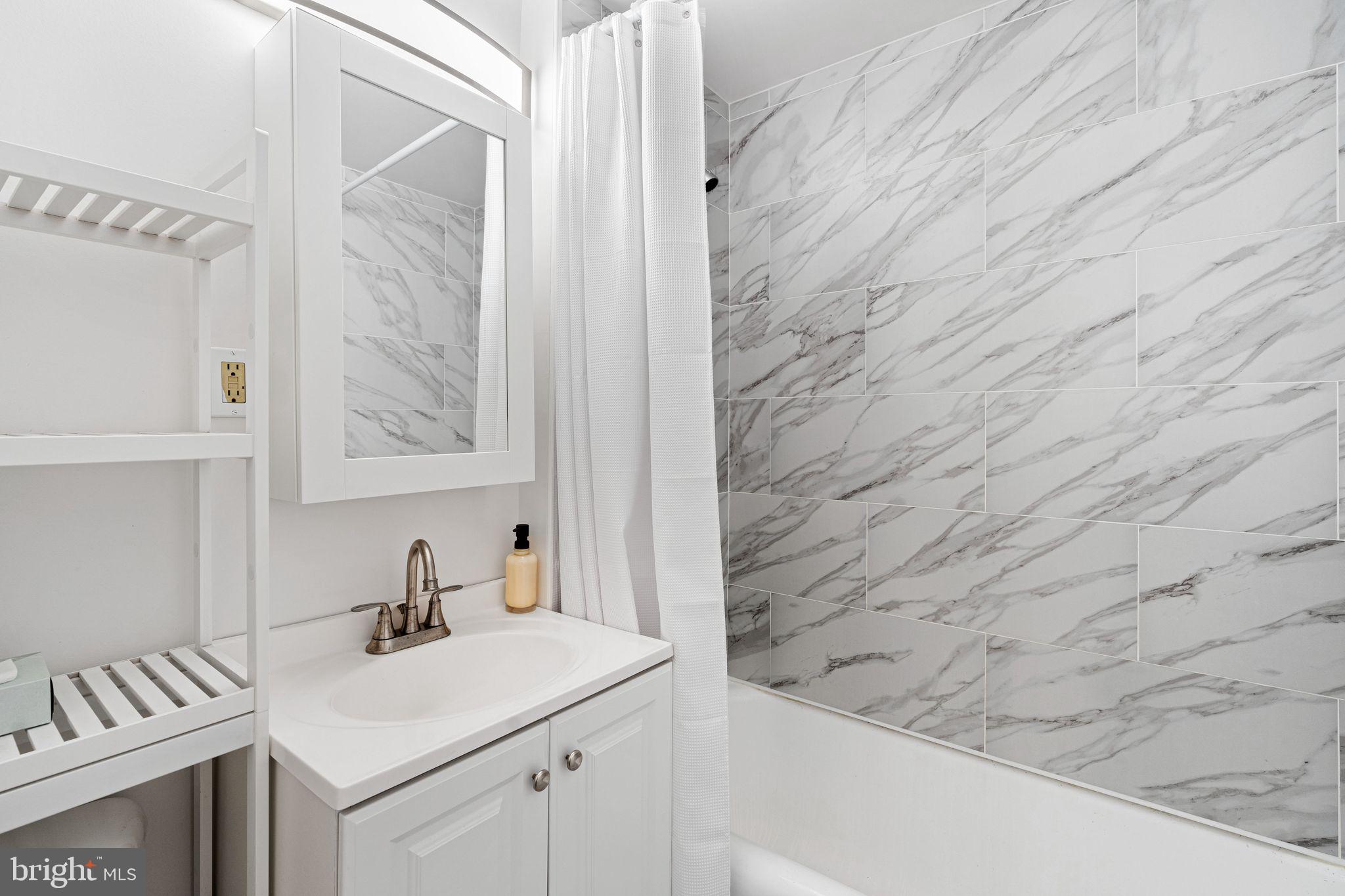 AVENUE OF THE ARTS - Residential