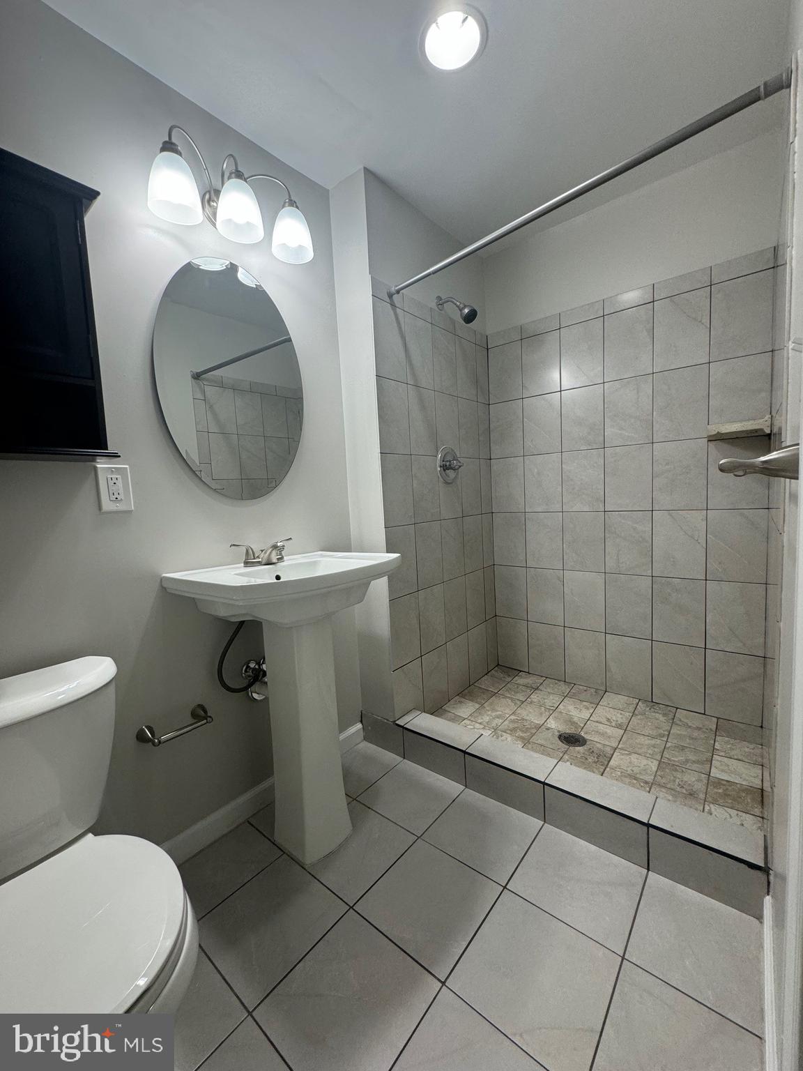 STONEHENGE - Residential Lease