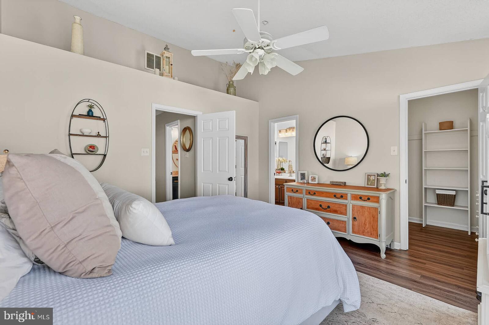LONGMEAD - Residential