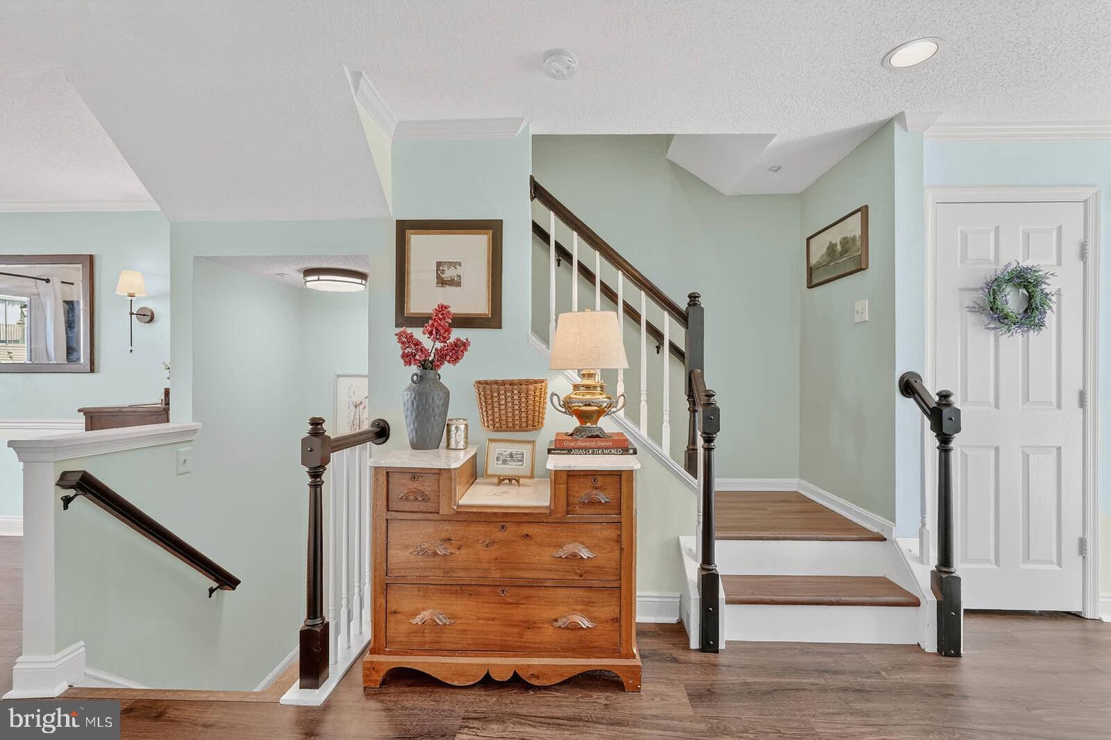 LONGMEAD - Residential
