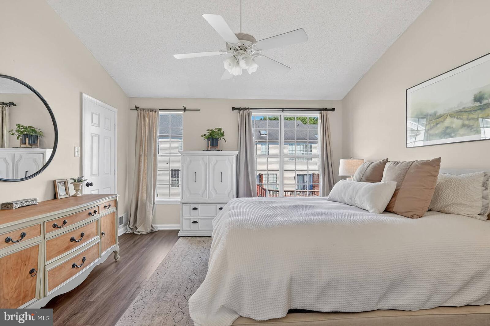 LONGMEAD - Residential
