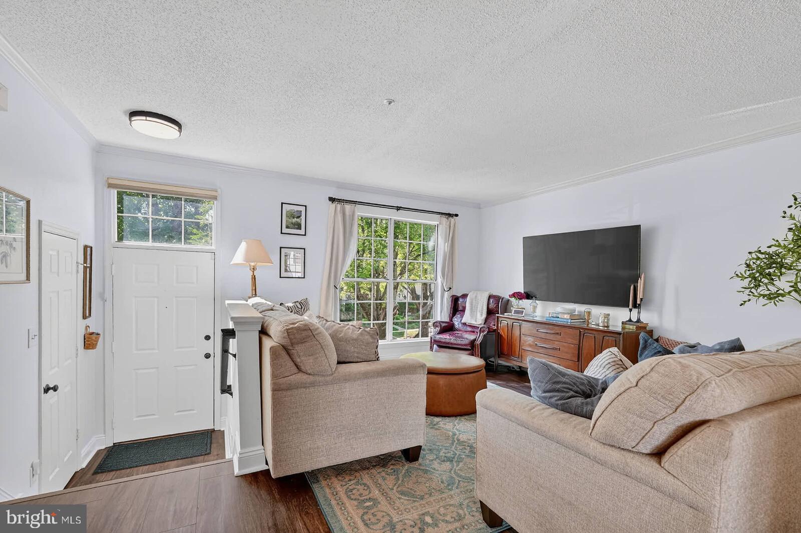 LONGMEAD - Residential