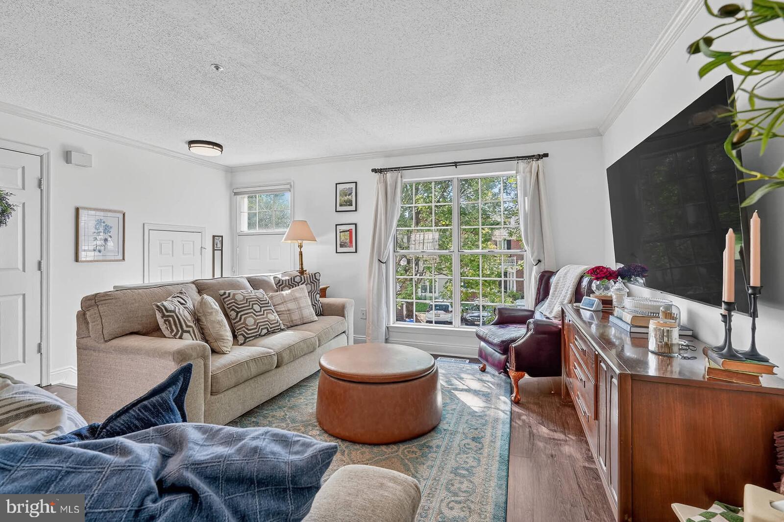 LONGMEAD - Residential