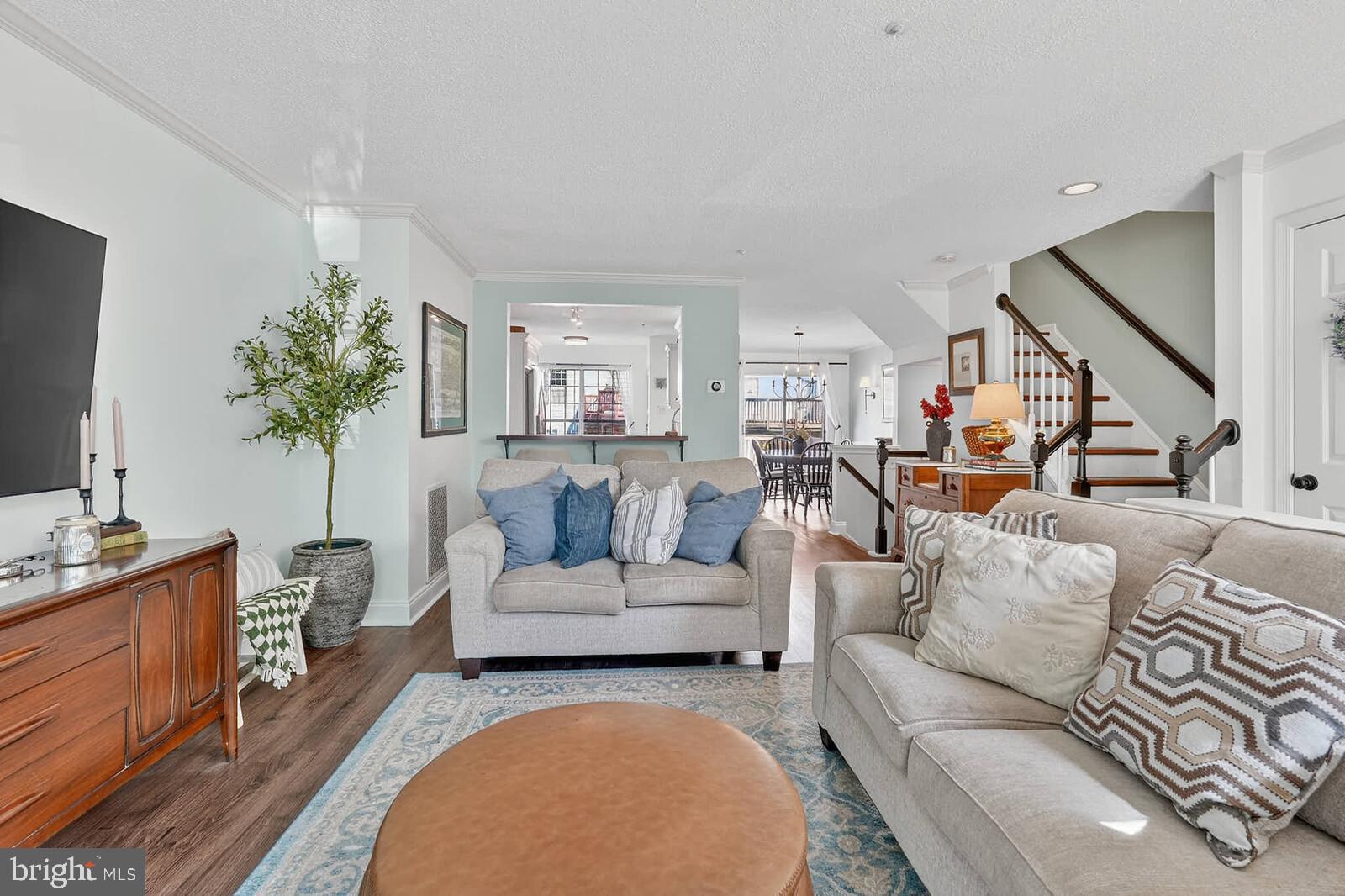 LONGMEAD - Residential