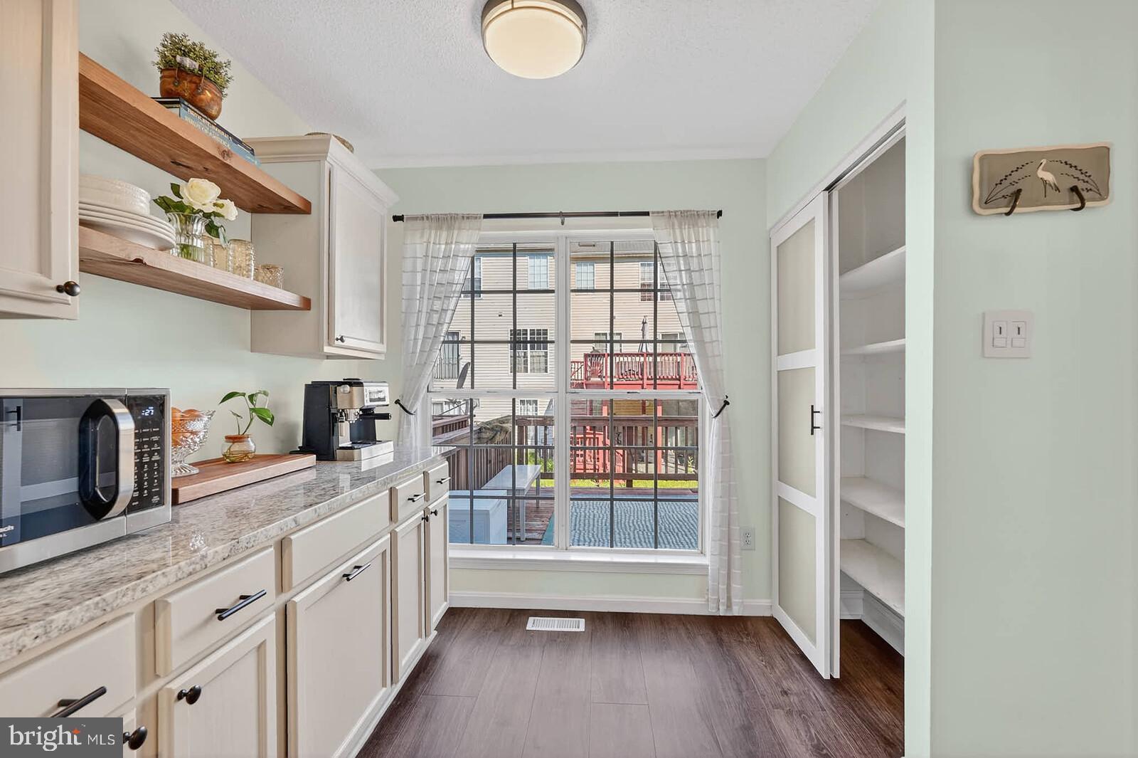 LONGMEAD - Residential