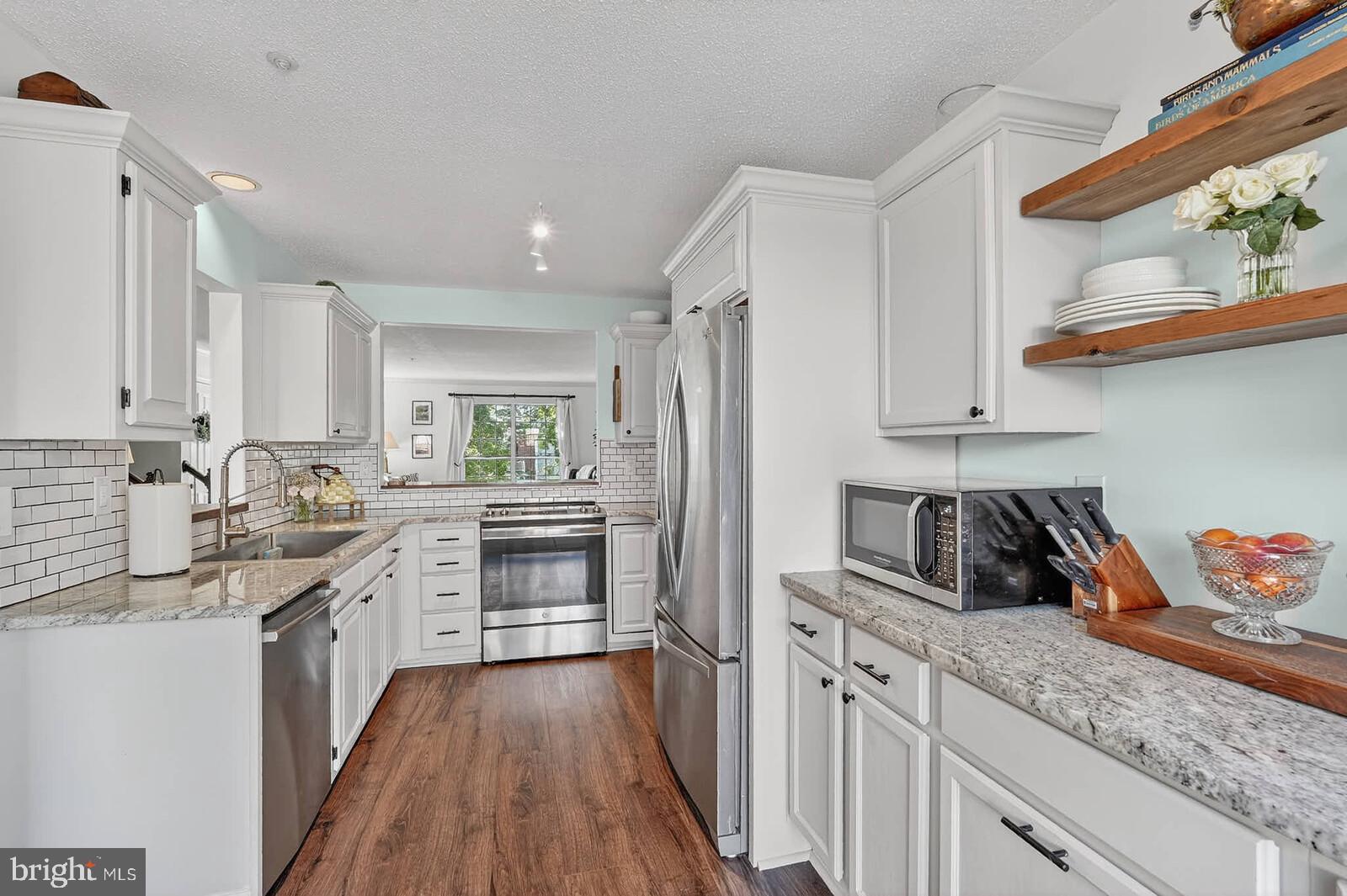 LONGMEAD - Residential