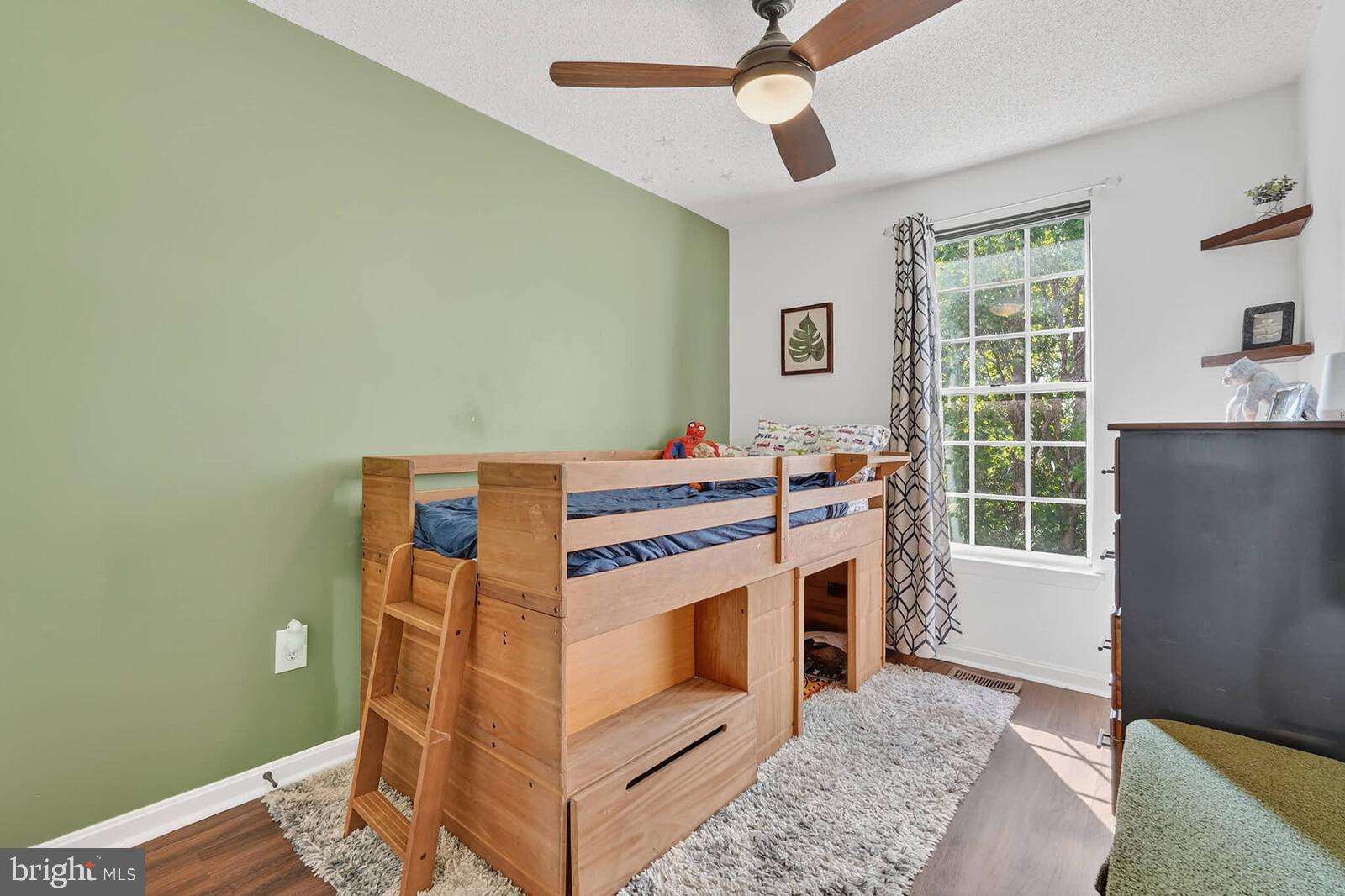LONGMEAD - Residential