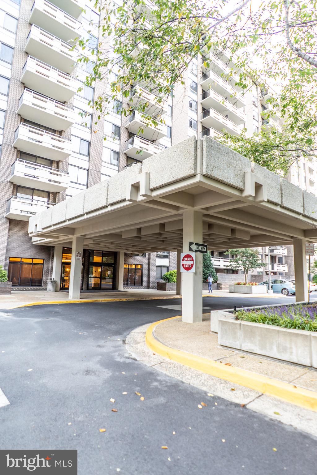 ENCORE OF MCLEAN - Residential Lease