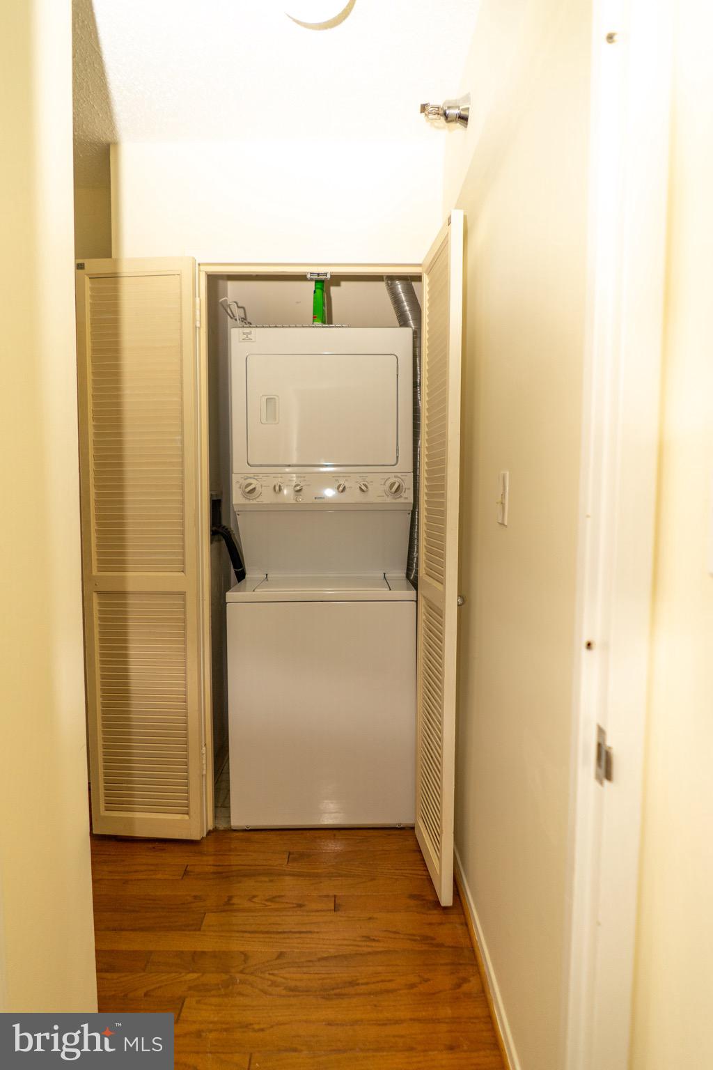 ENCORE OF MCLEAN - Residential Lease