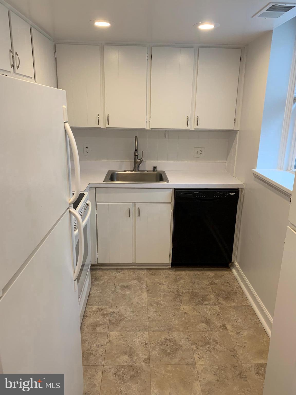 FAIRLINGTON VILLAGES - Residential Lease