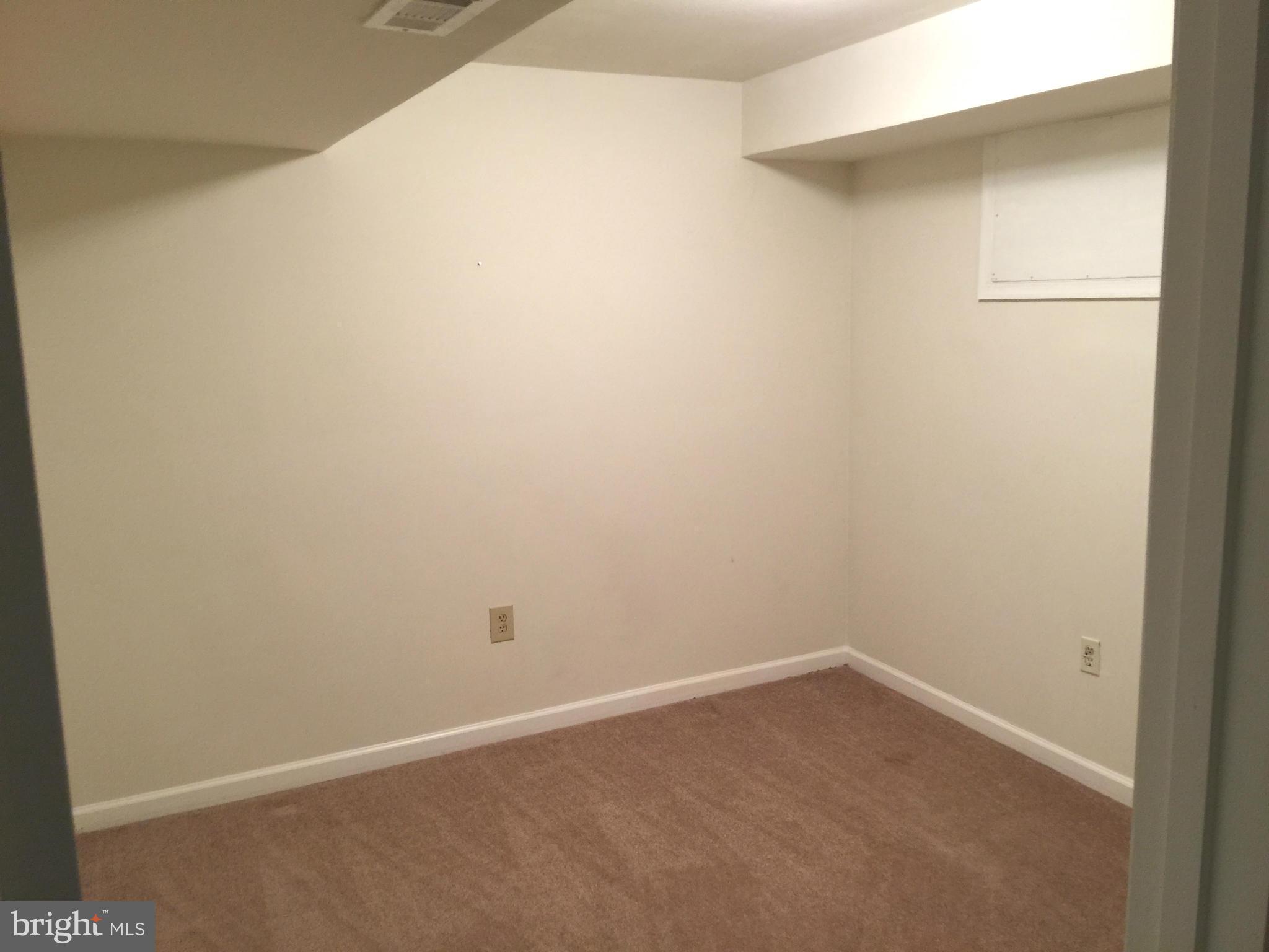 QUINCE ORCHARD KNOLLS - Residential Lease