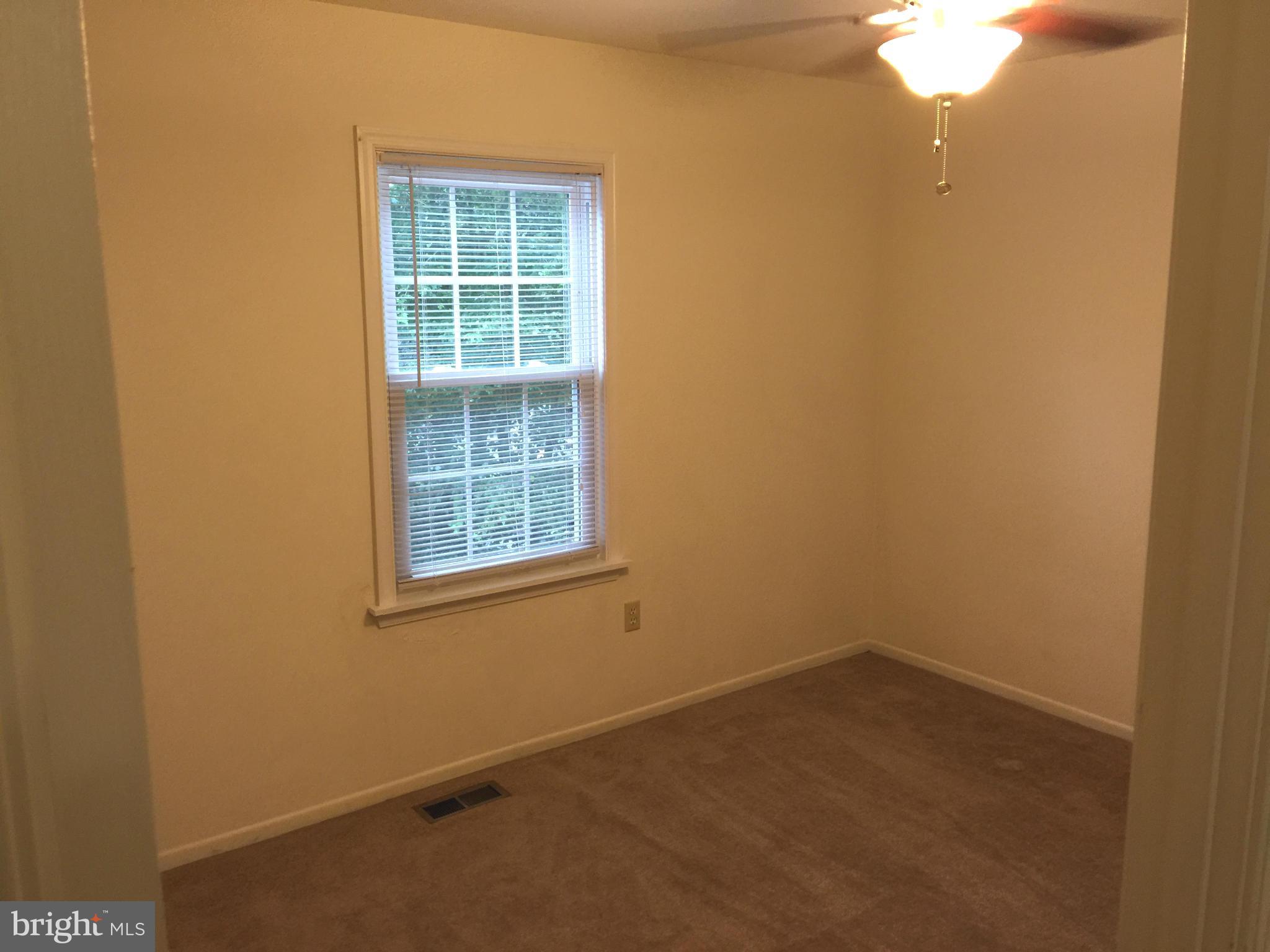 QUINCE ORCHARD KNOLLS - Residential Lease