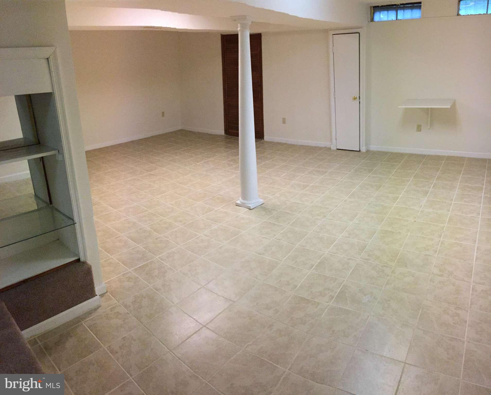 QUINCE ORCHARD KNOLLS - Residential Lease