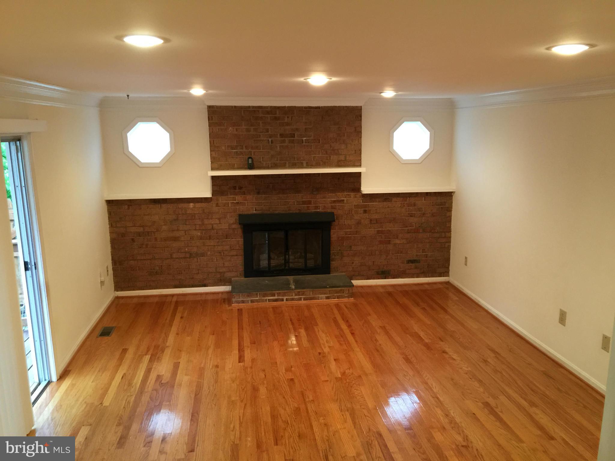 QUINCE ORCHARD KNOLLS - Residential Lease