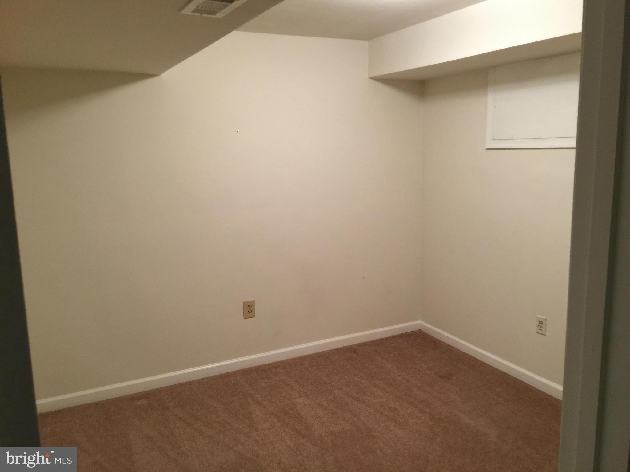 QUINCE ORCHARD KNOLLS - Residential Lease