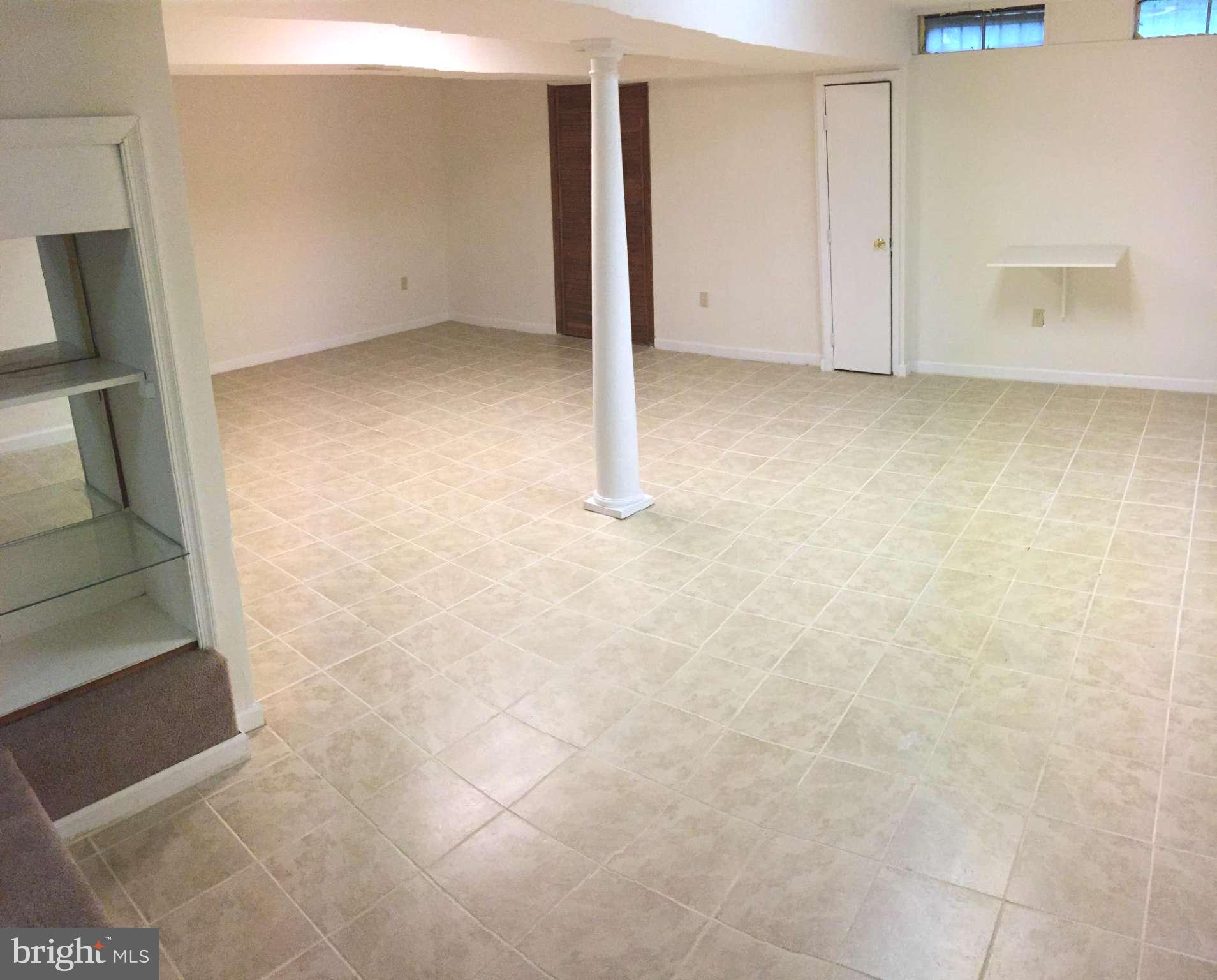 QUINCE ORCHARD KNOLLS - Residential Lease