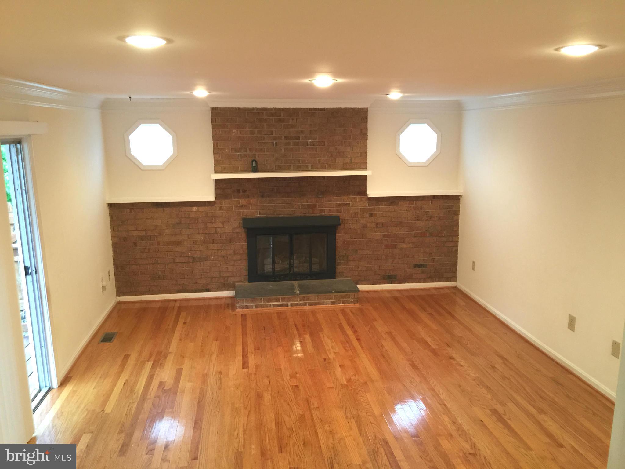 QUINCE ORCHARD KNOLLS - Residential Lease